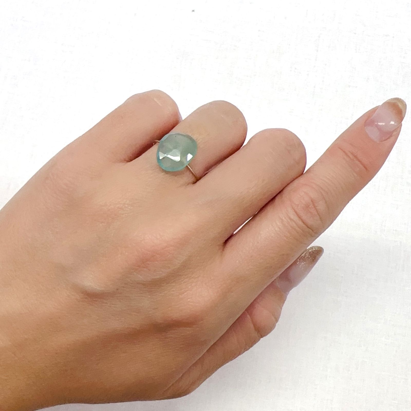 ◇フリーフォーム・ローズカット◇アクアプレーズ(宝石名ブルー グリーン・カルセドニー)南アフリカ産 2.58ct 識別済[231023787]12.7x10.2mm前後