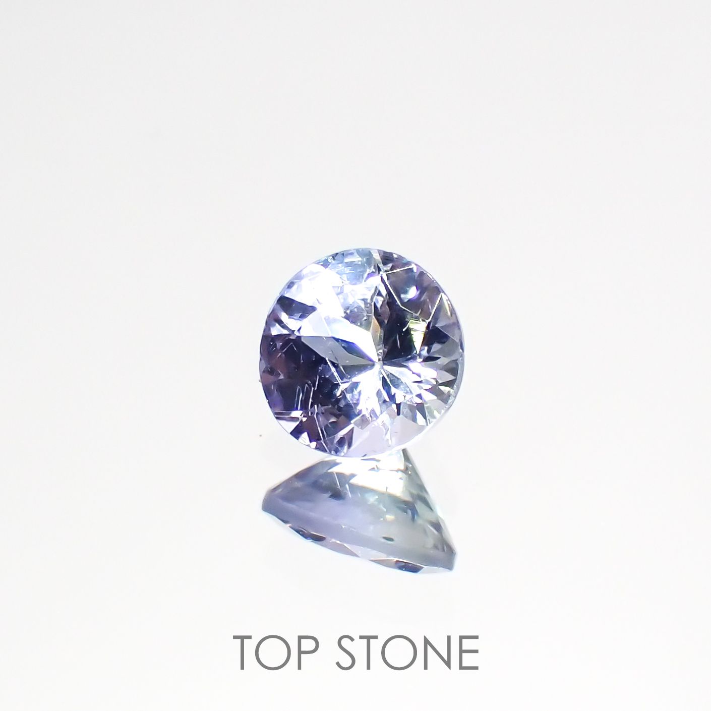 バイカラータンザナイト(宝石名ゾイサイト)タンザニア産 0.53ct 識別済[220515897]5.1x5mm前後