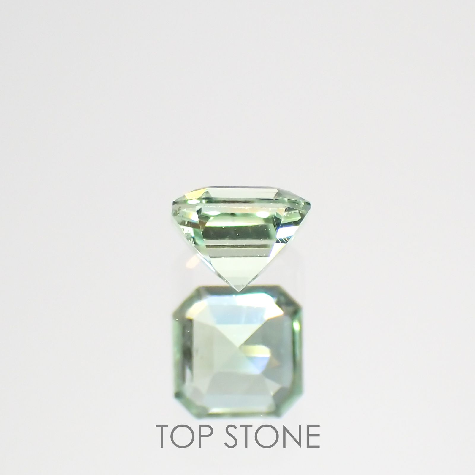 バナジウムコーネルピン(宝石名コーネルピン)タンザニア・タンガ州産 0.24ct 識別済[220115618]3.3x3.3mm前後