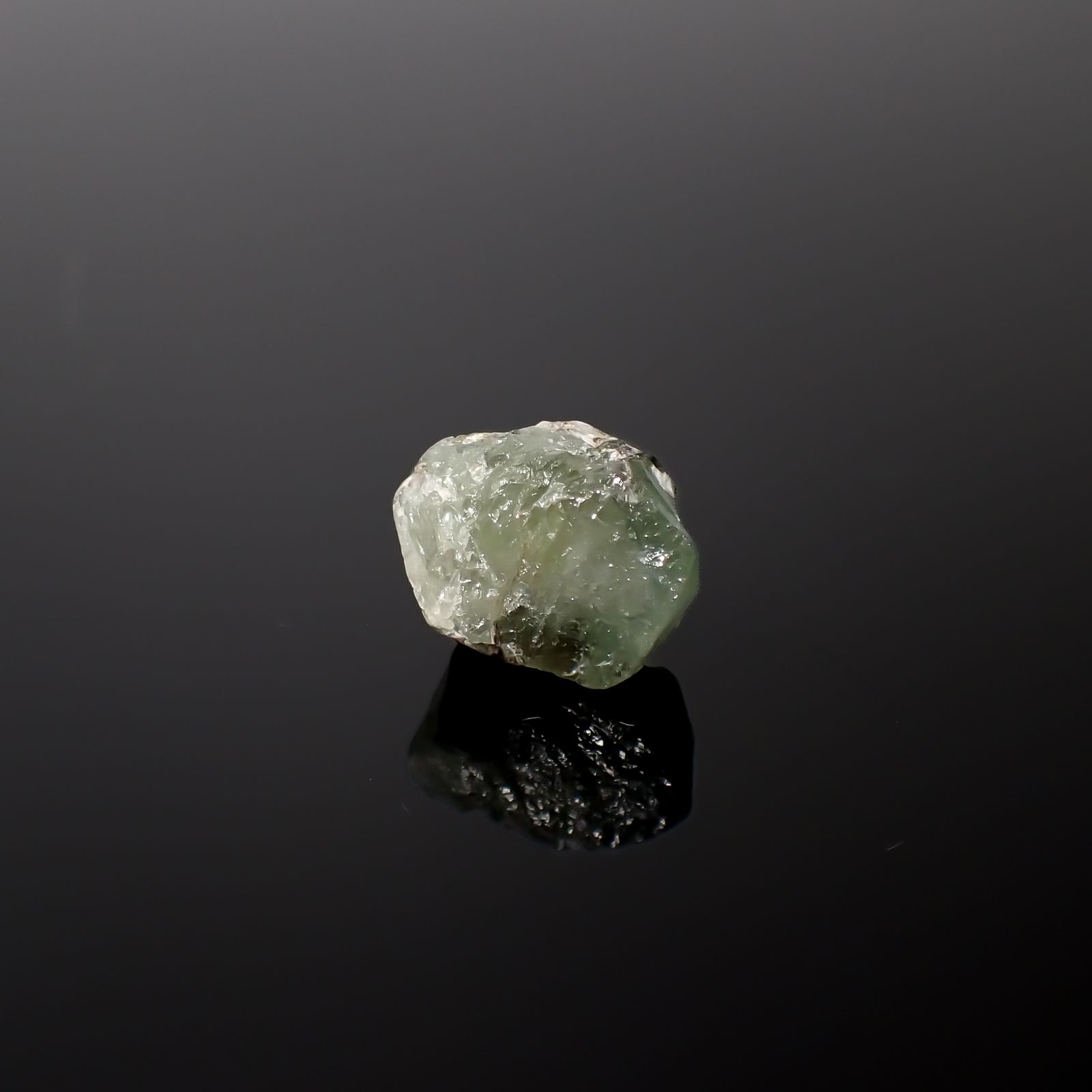 アレキサンドライト 原石 ロシア産 13.62ct[240427021]14x12mm前後 | TOP STONE(トップストーン)