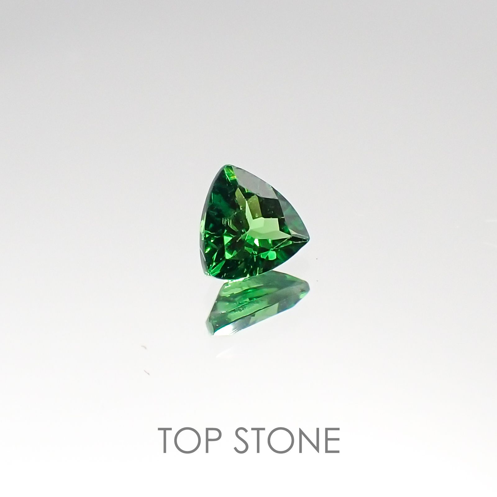 ツァボライト タンザニア産 ルース 0.27ct[20095711]4.1×4mm前後