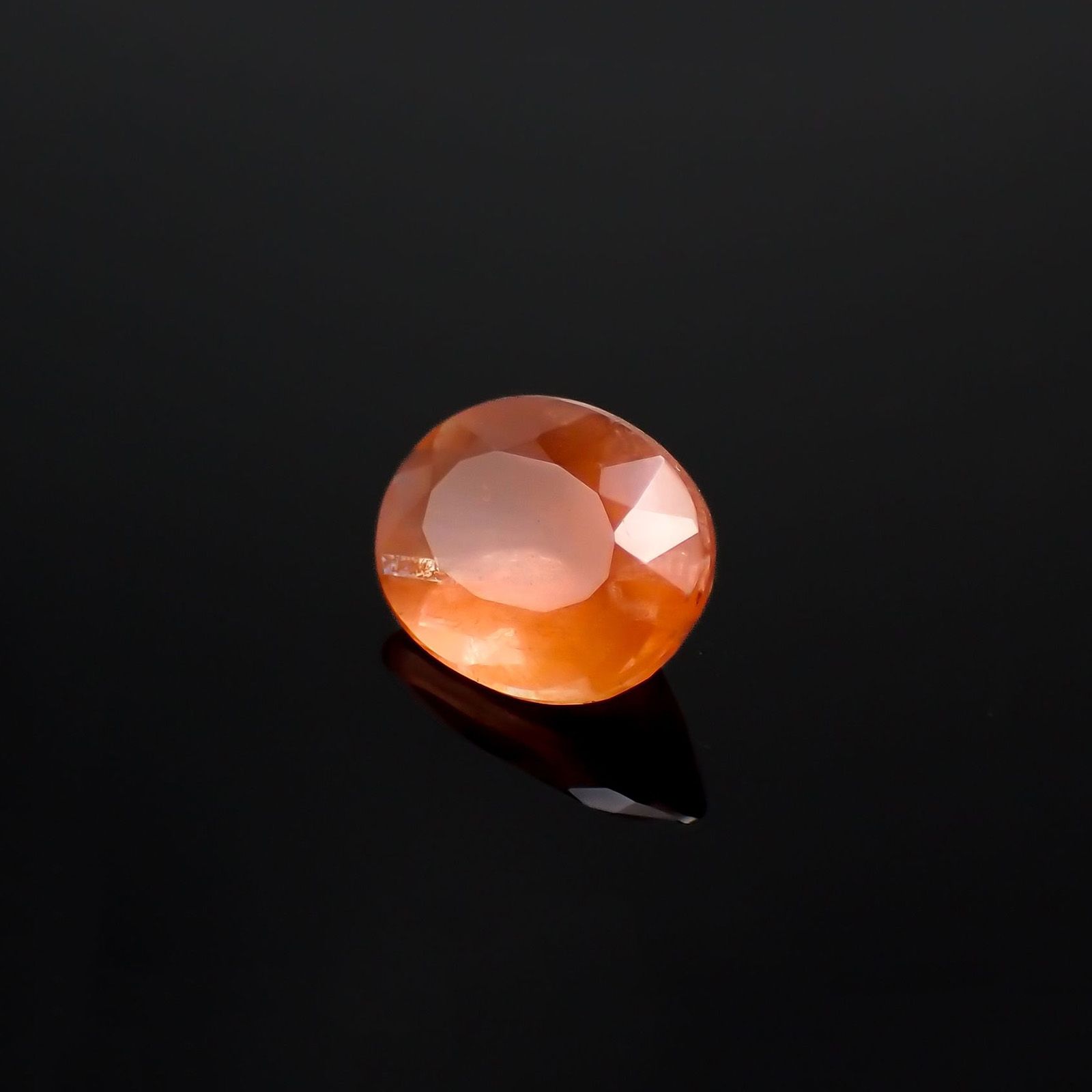 サンストーンスキャポライト(宝石名シーン・スキャポライト)タンザニア産 識別済 2.04ct / 10.1x7.5mm前後 [260819276]
