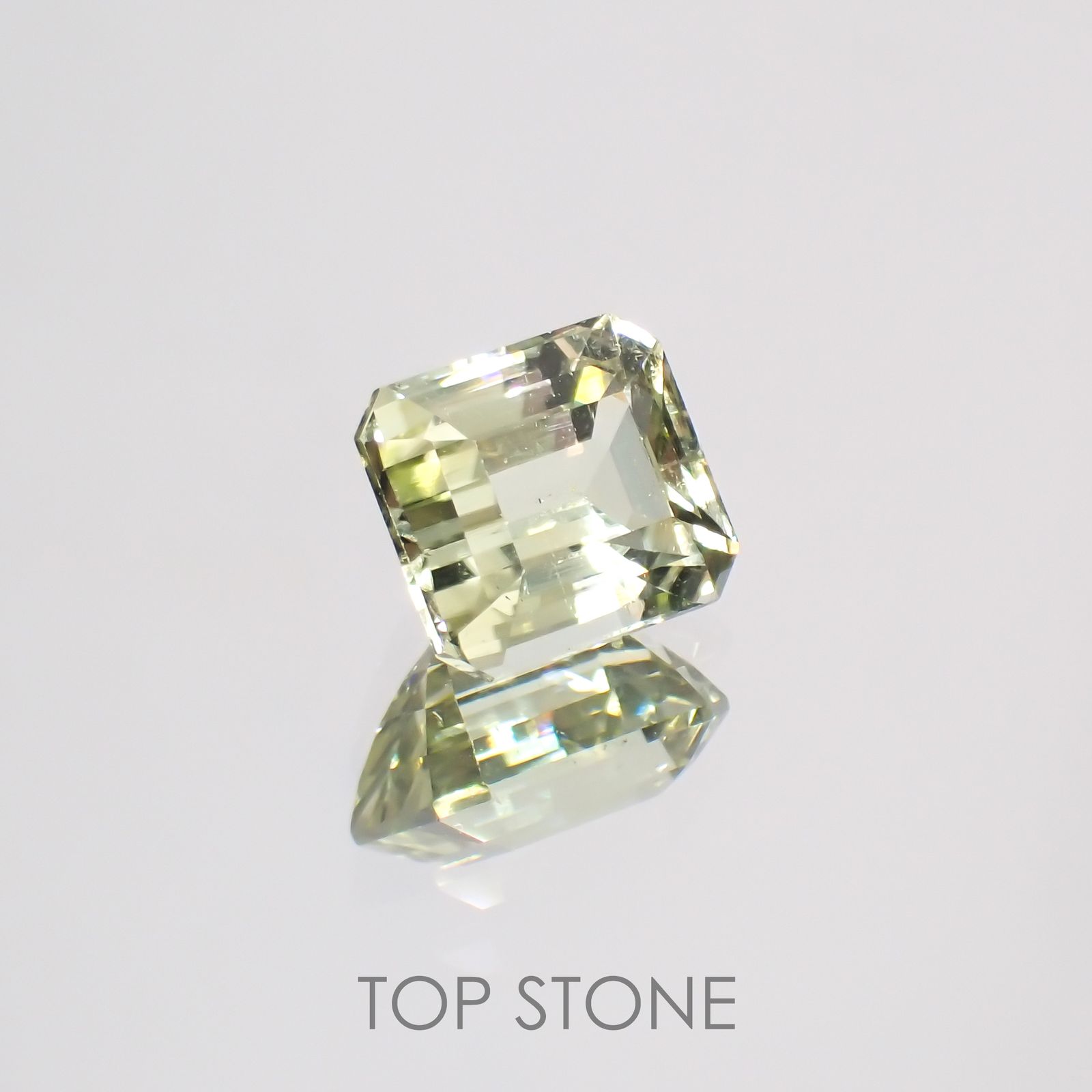 グリーンフロストルマリン(宝石名トルマリン) ルワンダ産 1.486ct ソ付(彩珠)[211013639]6.8×6.1mm前後