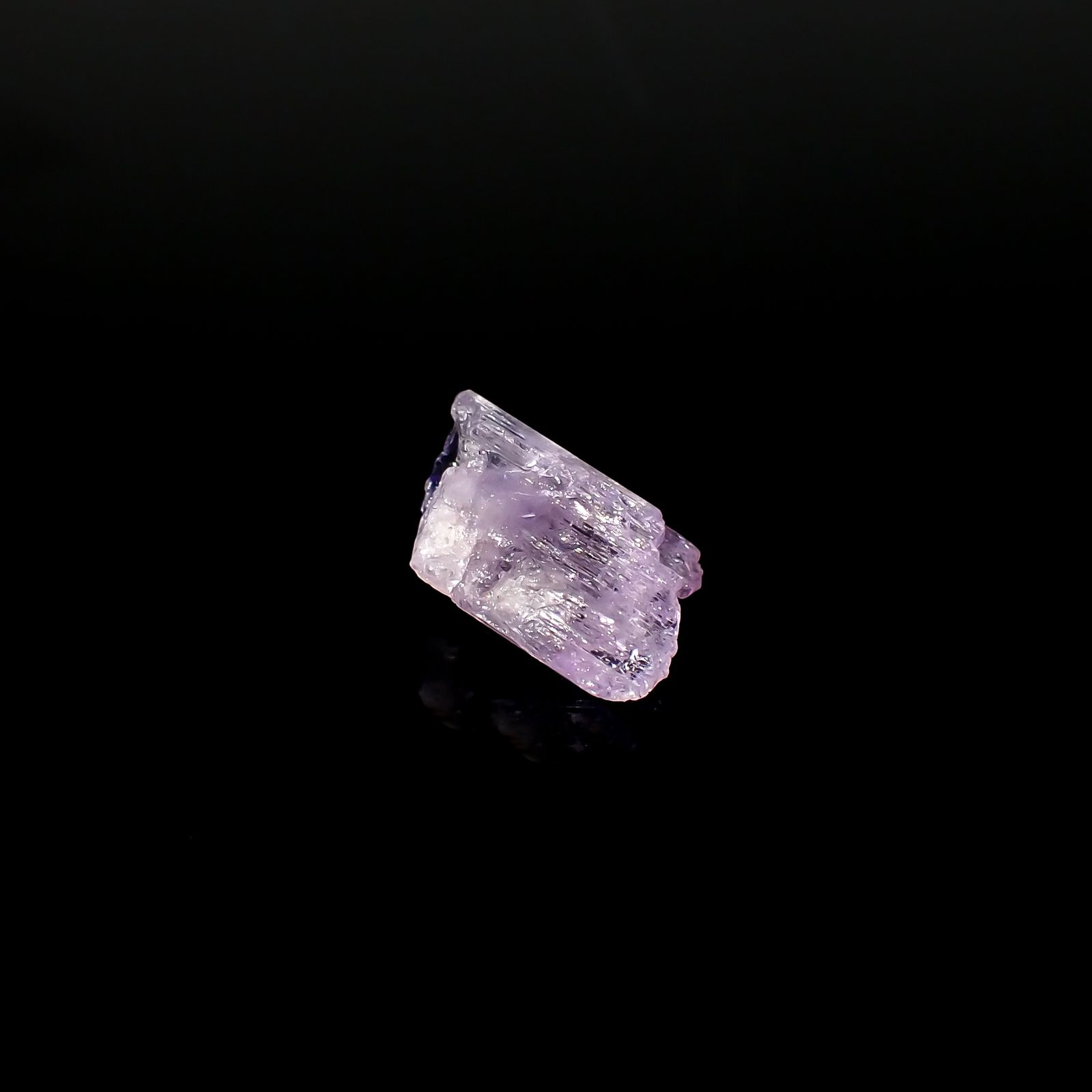 バイカラータンザナイト 原石 タンザニア産 2.88ct[231224984]9.7x7.7mm前後