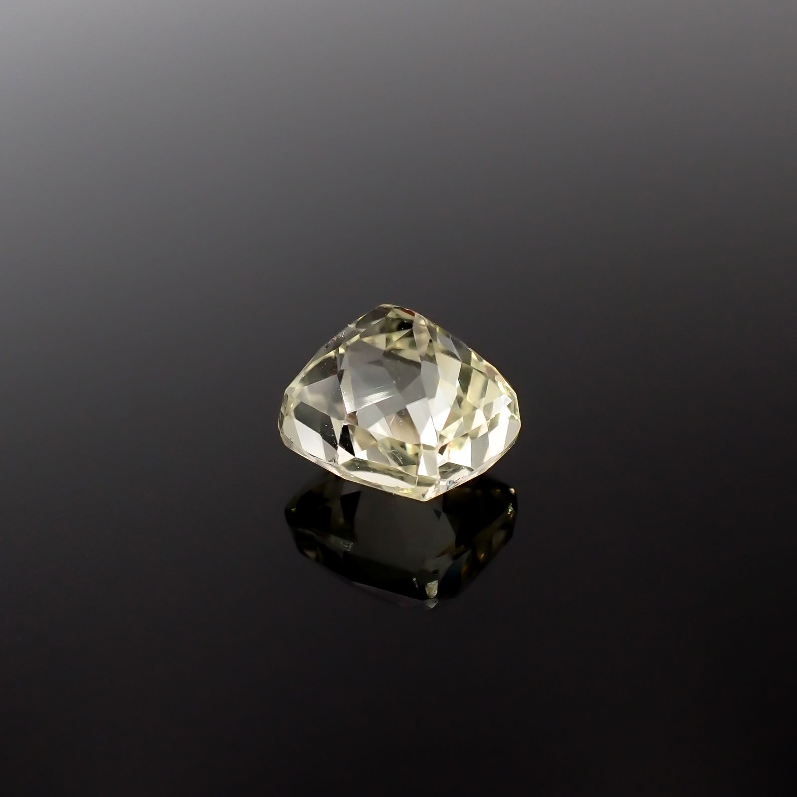 イエロースポジュミン(宝石名スポジュミン)アフガニスタン産 6.23ct 識別済[231225008]10x8.9mm前後