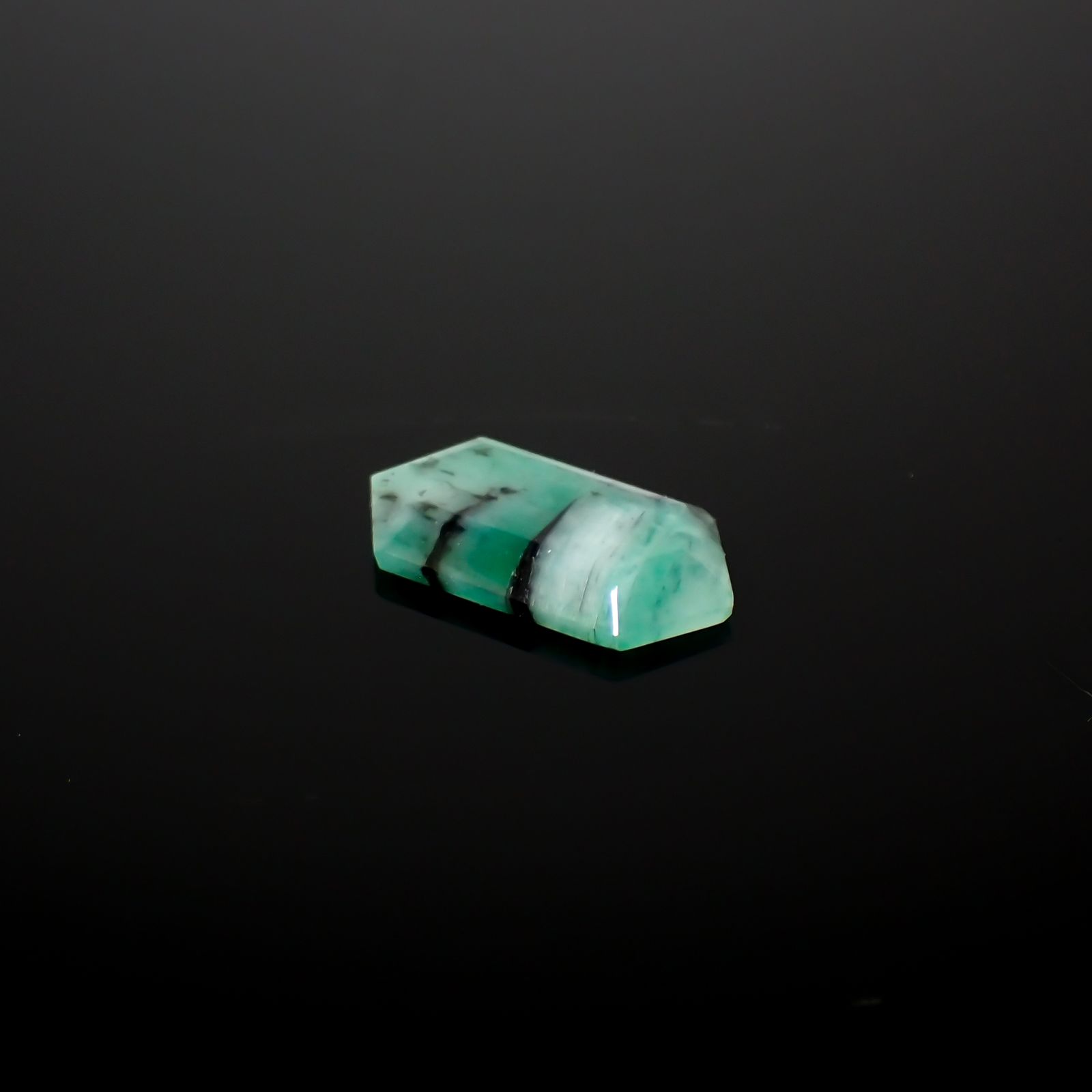 ◇カスタムカット◇エメラルド ブラジル産 2.97ct[240326487]15.6x8.2mm前後