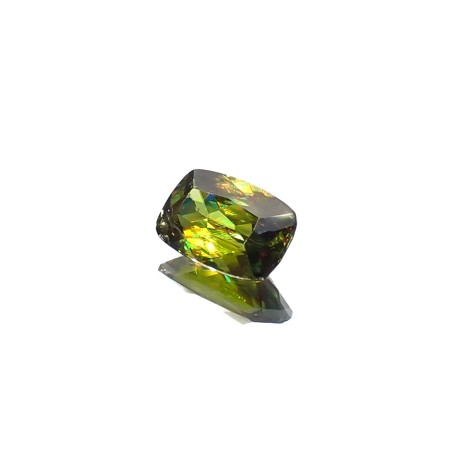 カラーチェンジスフェーン パキスタン産 1.56ct[231224769]8.7x5.7mm前後