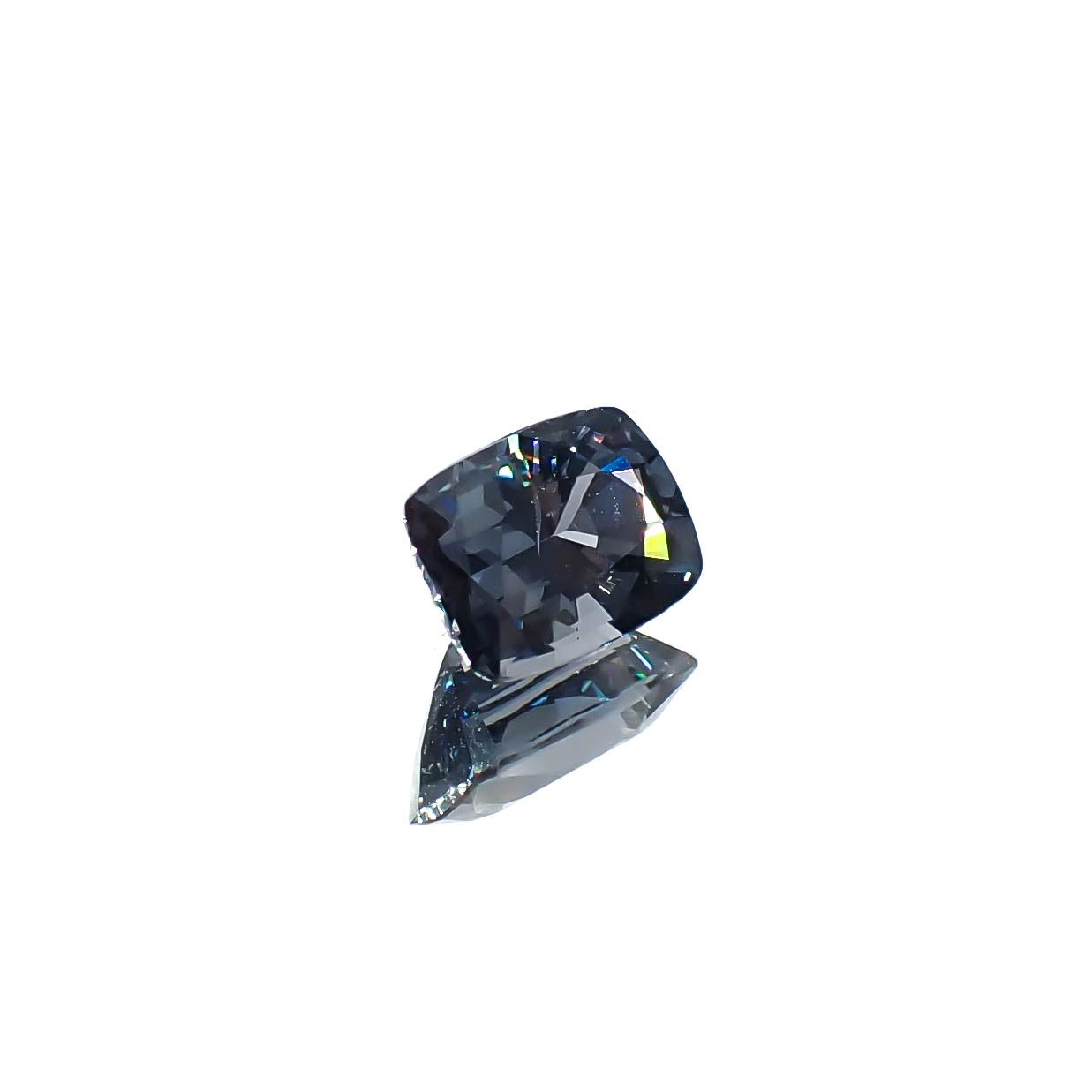 プラチナスピネル(宝石名スピネル)ビルマ産 0.98ct 識別済[250730753]6.6x4.7mm前後