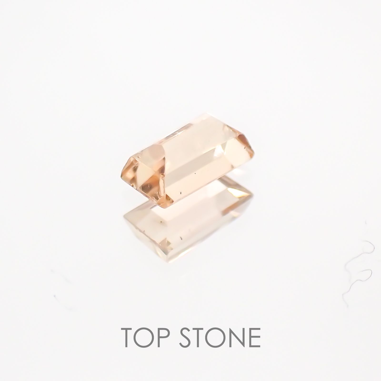 インペリアルトパーズ(宝石名トパーズ) ブラジル産 0.28ct 識別済[20117859]4.5×2.6mm前後