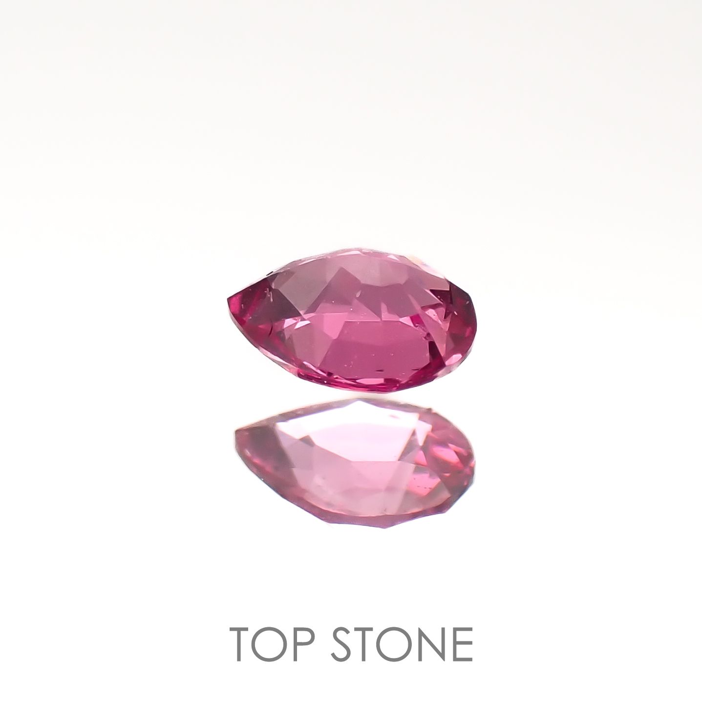ホットピンクスピネル(宝石名ピンク・スピネル)タンザニア産 0.16ct 識別済[220817357]4x3mm前後