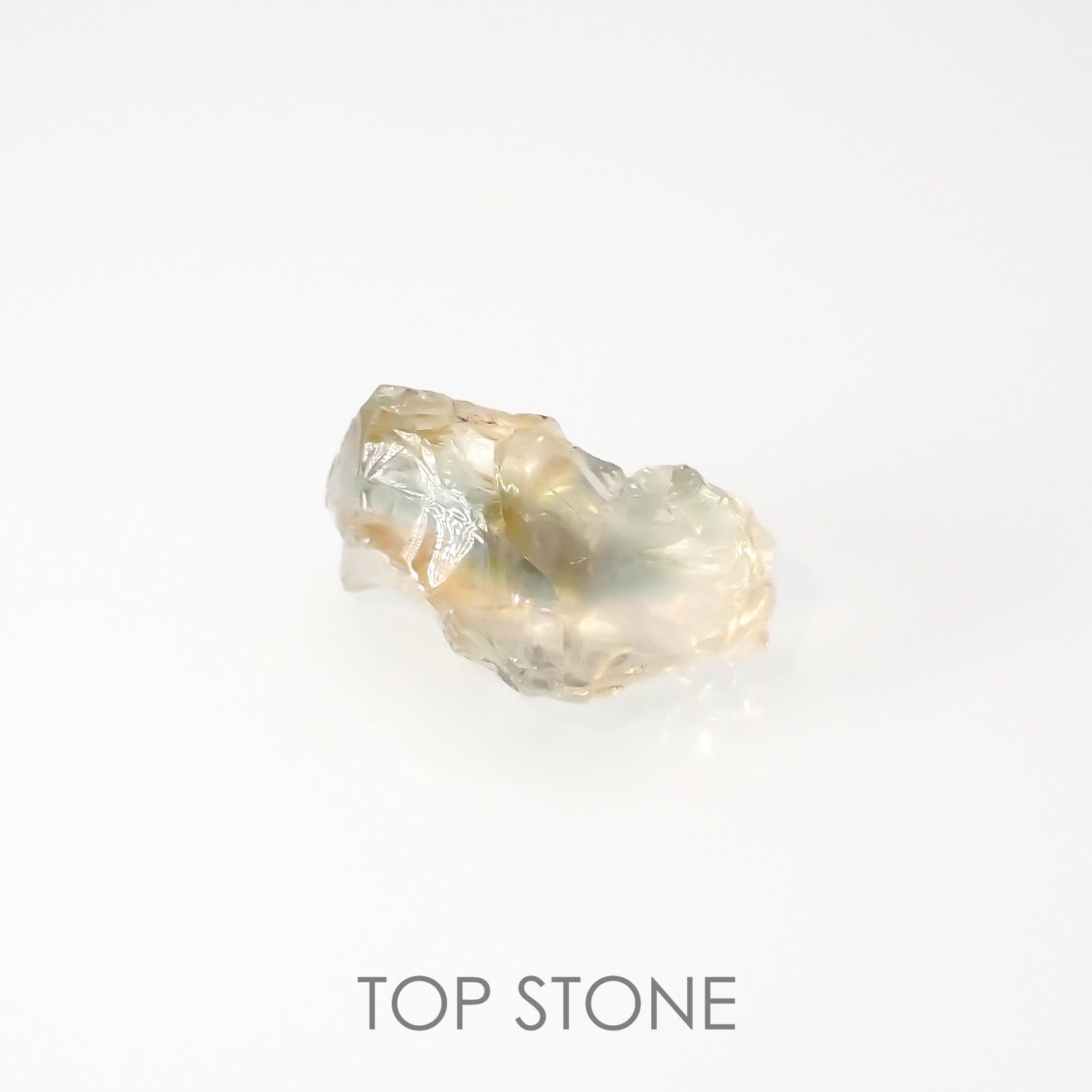 オレゴンサンストーン原石 アメリカ・オレゴン州産 3.83ct[230220418]14.6x7.7mm前後