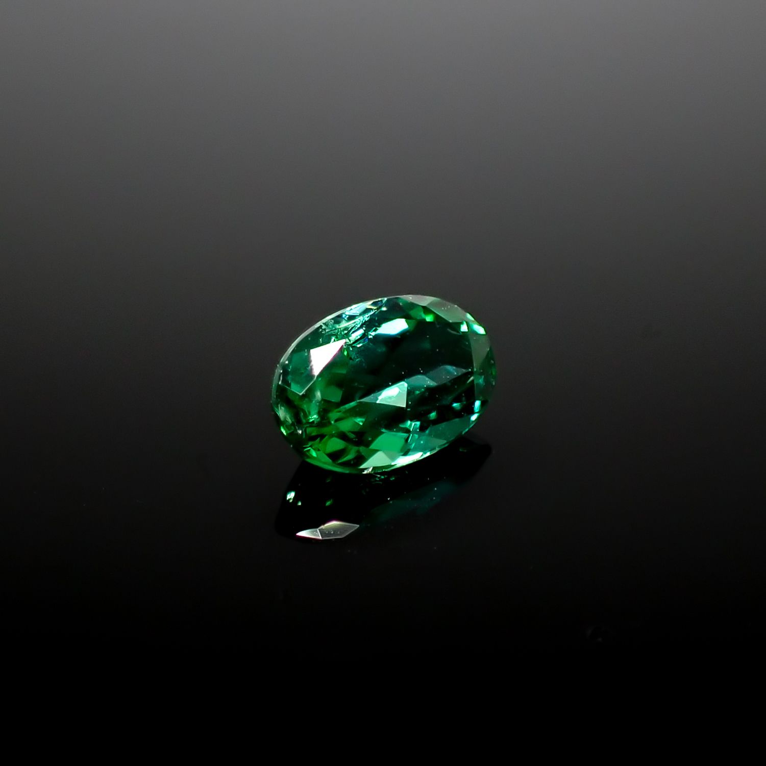 パライバトルマリン(宝石名トルマリン/別名パライバ・トルマリン)ブラジル・キントス鉱山産 0.438ct ソ付(宝貴協)[240928716]5.97x3.97mm前後