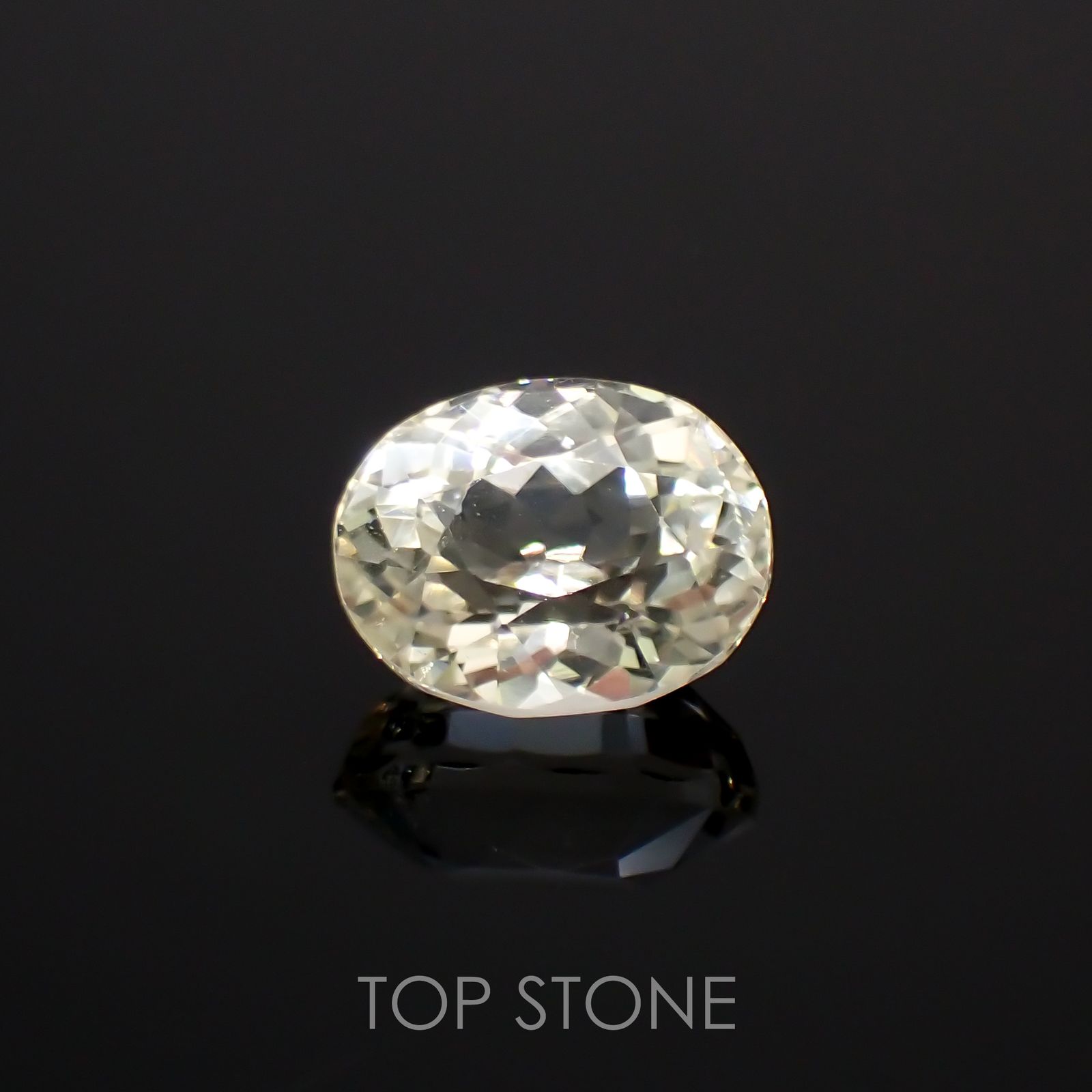スポジュミン(宝石名スポジュミン)アフガニスタン産 4.47ct 識別済[211113707]10.8x8.4mm前後