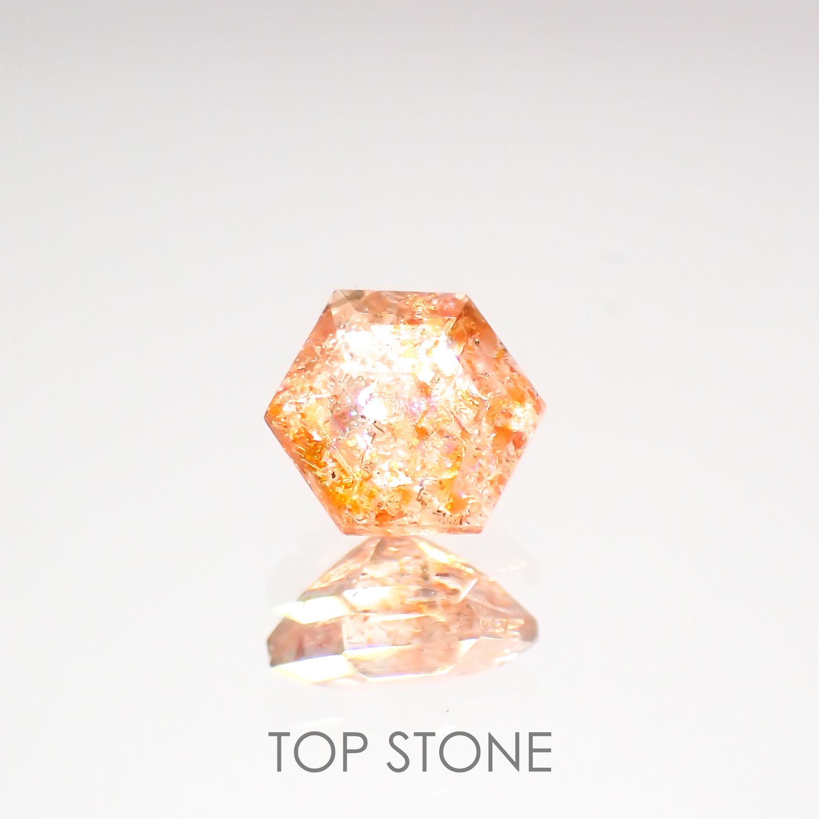 ◇ヘキサゴンカット◇イリュージョンサンストーン インド産 0.58ct[220115491]5.1x5.1mm前後