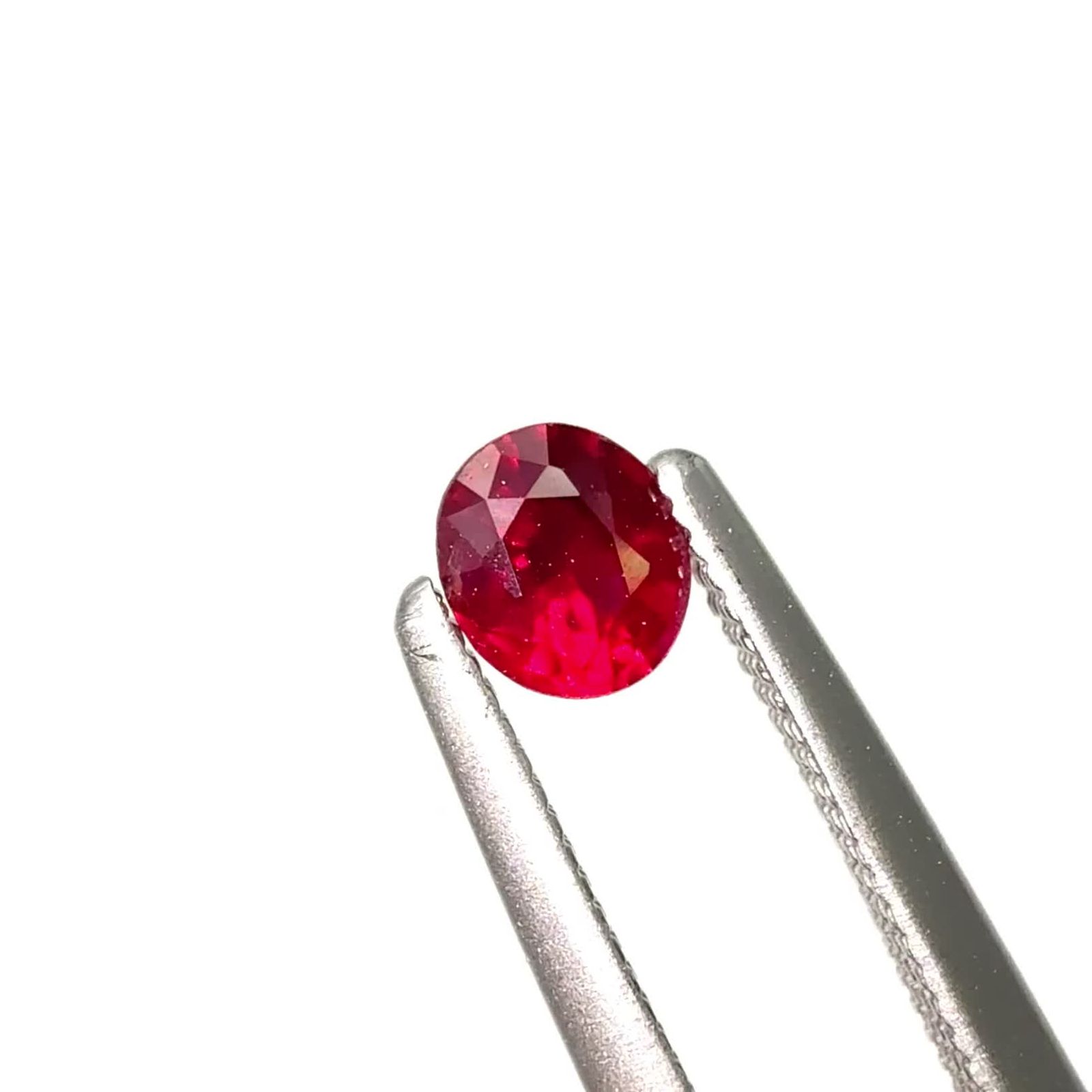 ルビー 非加熱 マダガスカル産 0.25ct / 4x3.4mm前後 [250630501