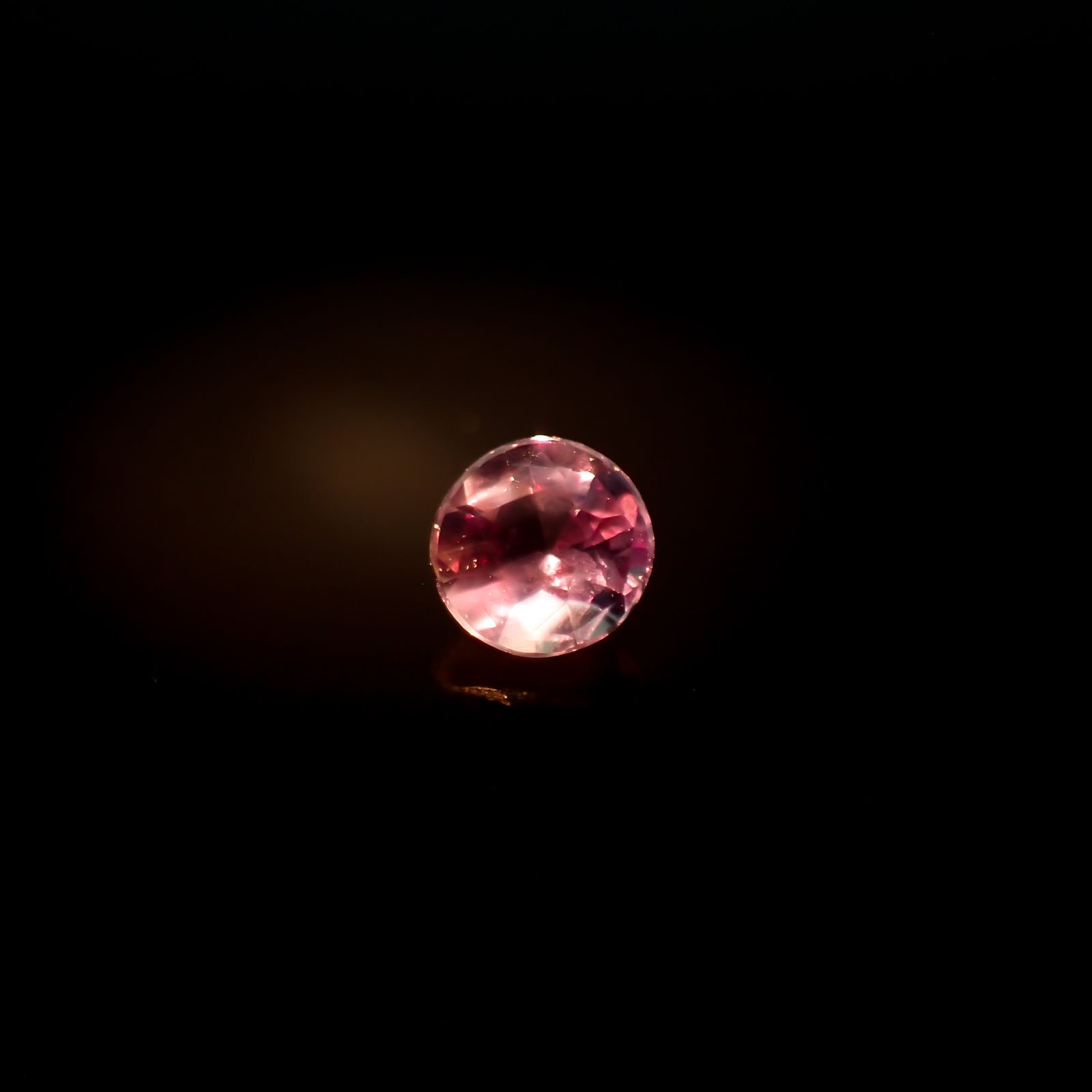 アレキサンドライトキャッツアイ ブラジル産/EmeraldMains社製 0.045ct[240527602]2.1x2.1mm前後