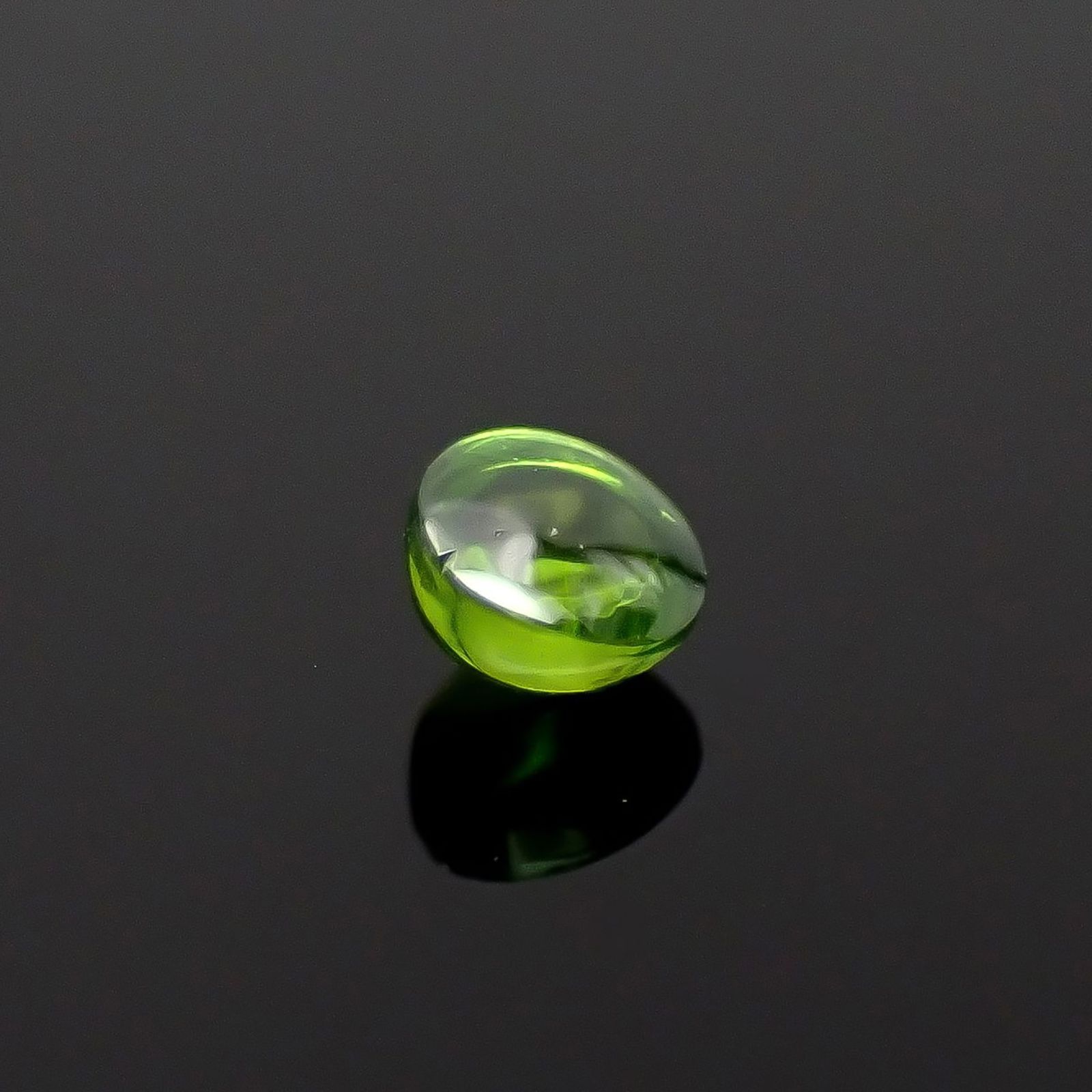 デマントイドガーネット ロシア産 0.068ct / 2.1x2.1mm前後 [240628252]