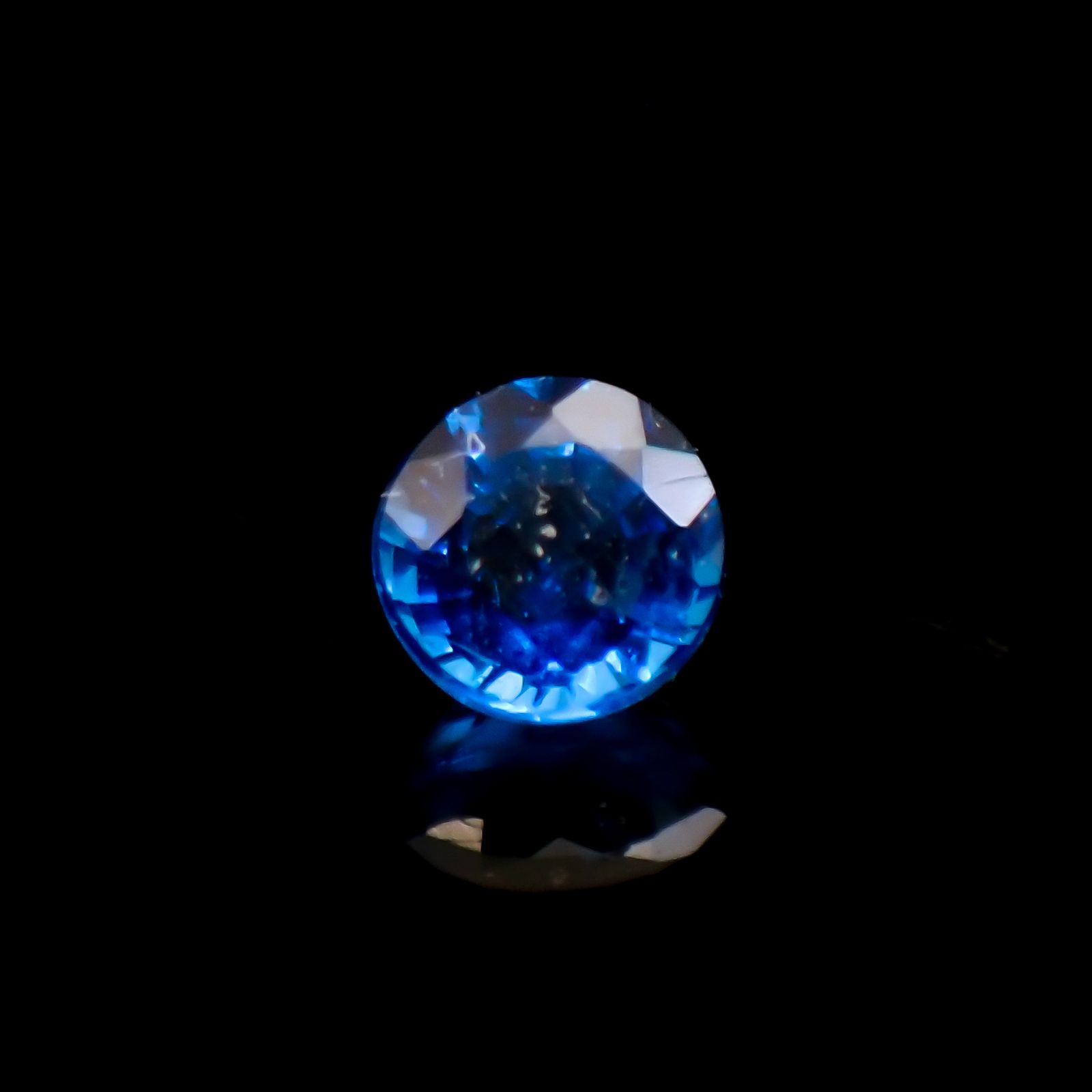 アウイナイト フルオレッセンス ドイツ産 0.072ct[230923429]2.6x2.6mm前後
