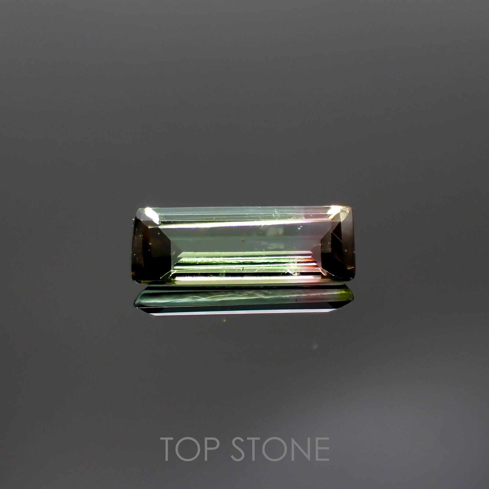 バイカラートルマリン(宝石名バイカラー・トルマリン) ブラジル産 0.60ct 識別済[211013627]9.1×3.2mm前後