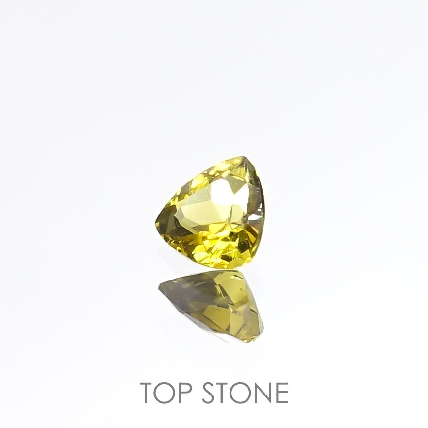 クリノゾイサイト(宝石名クリノゾイサイト)パキスタン産 0.25ct 識別済[220115596]3.9x3.8mm前後