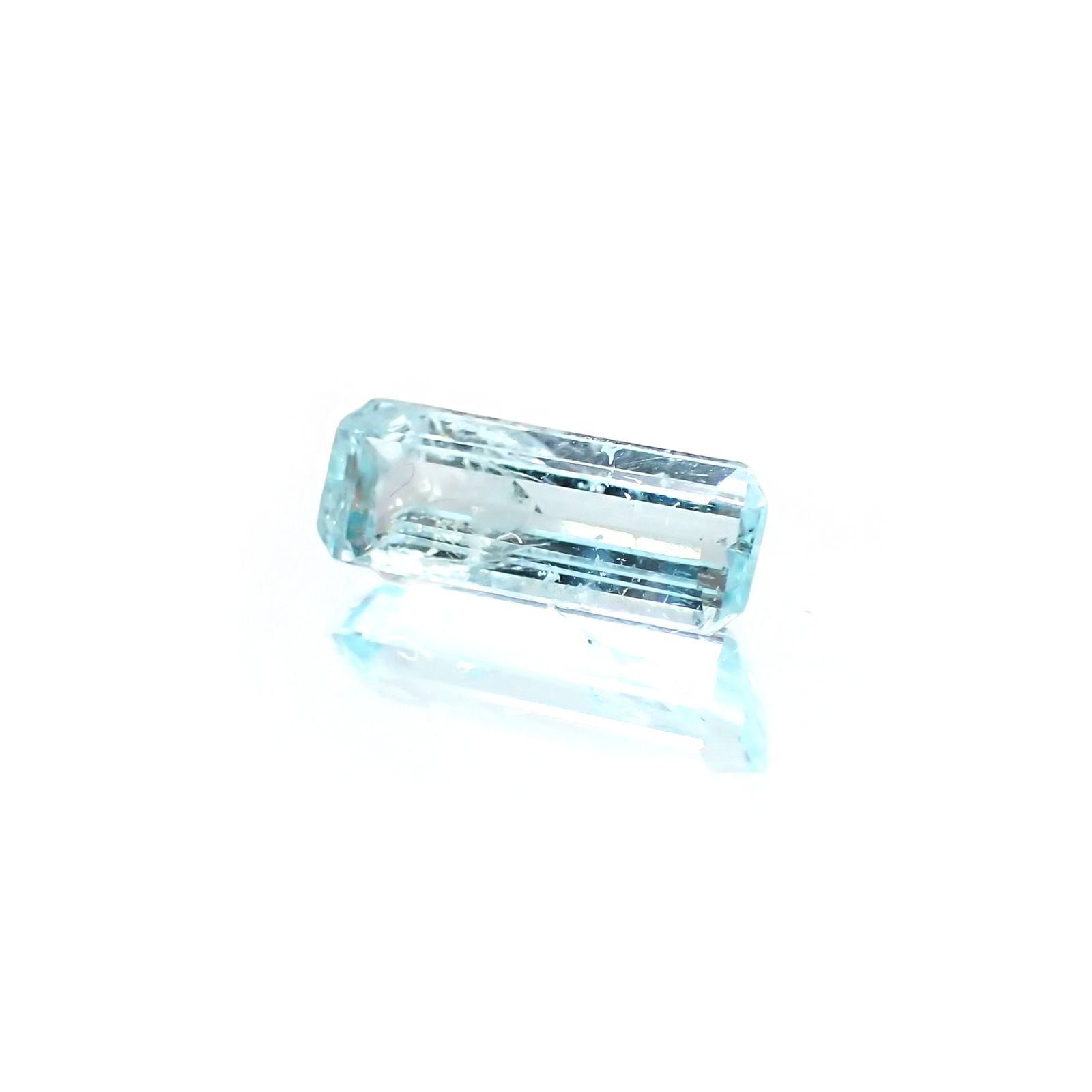 パライバトルマリン(宝石名トルマリン/別名パライバ・トルマリン) モザンビーク産 識別済 0.90ct / 9.5×3.4mm前後 [20129258]