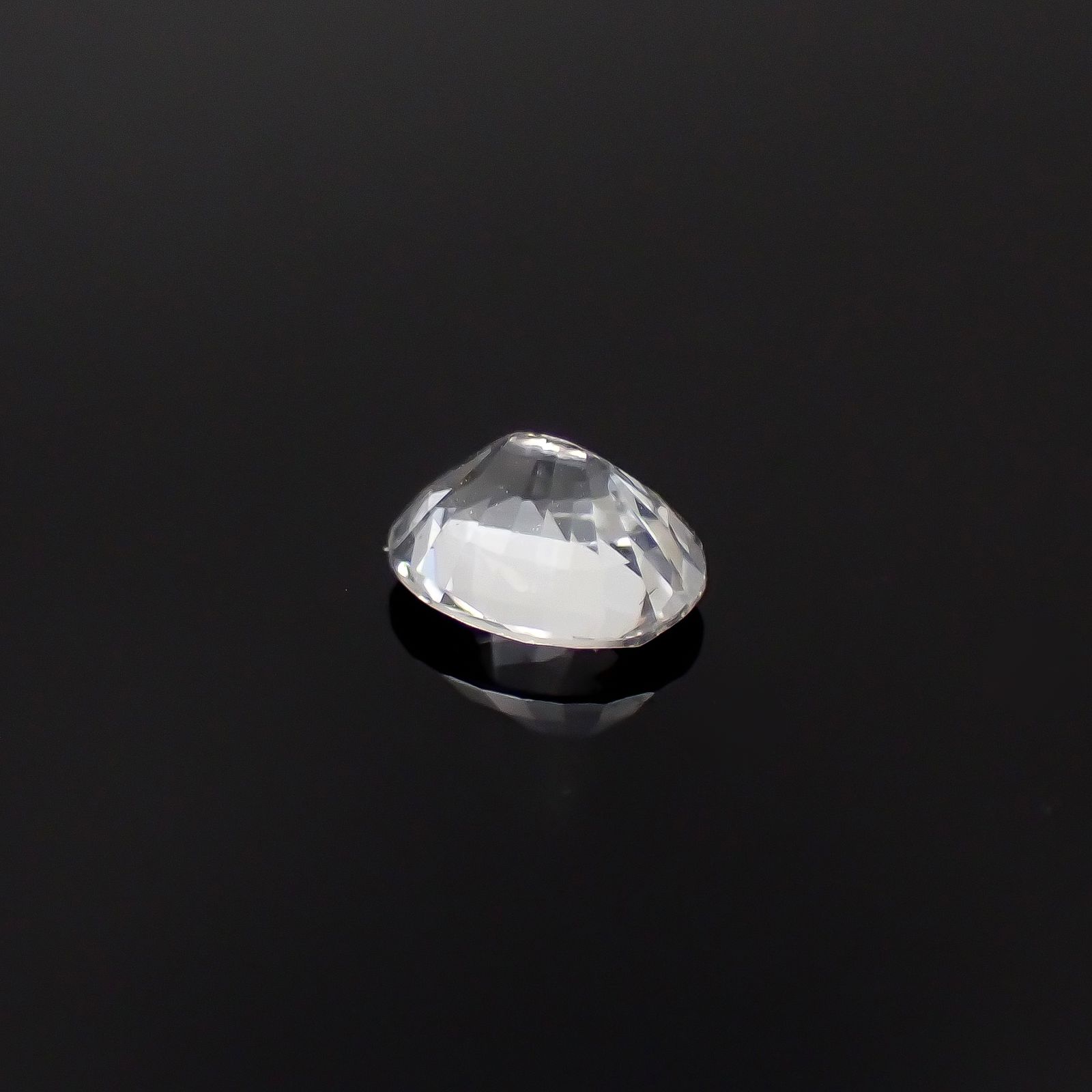 カラーレスサファイア スリランカ産 0.47ct[240527482]5x4mm前後
