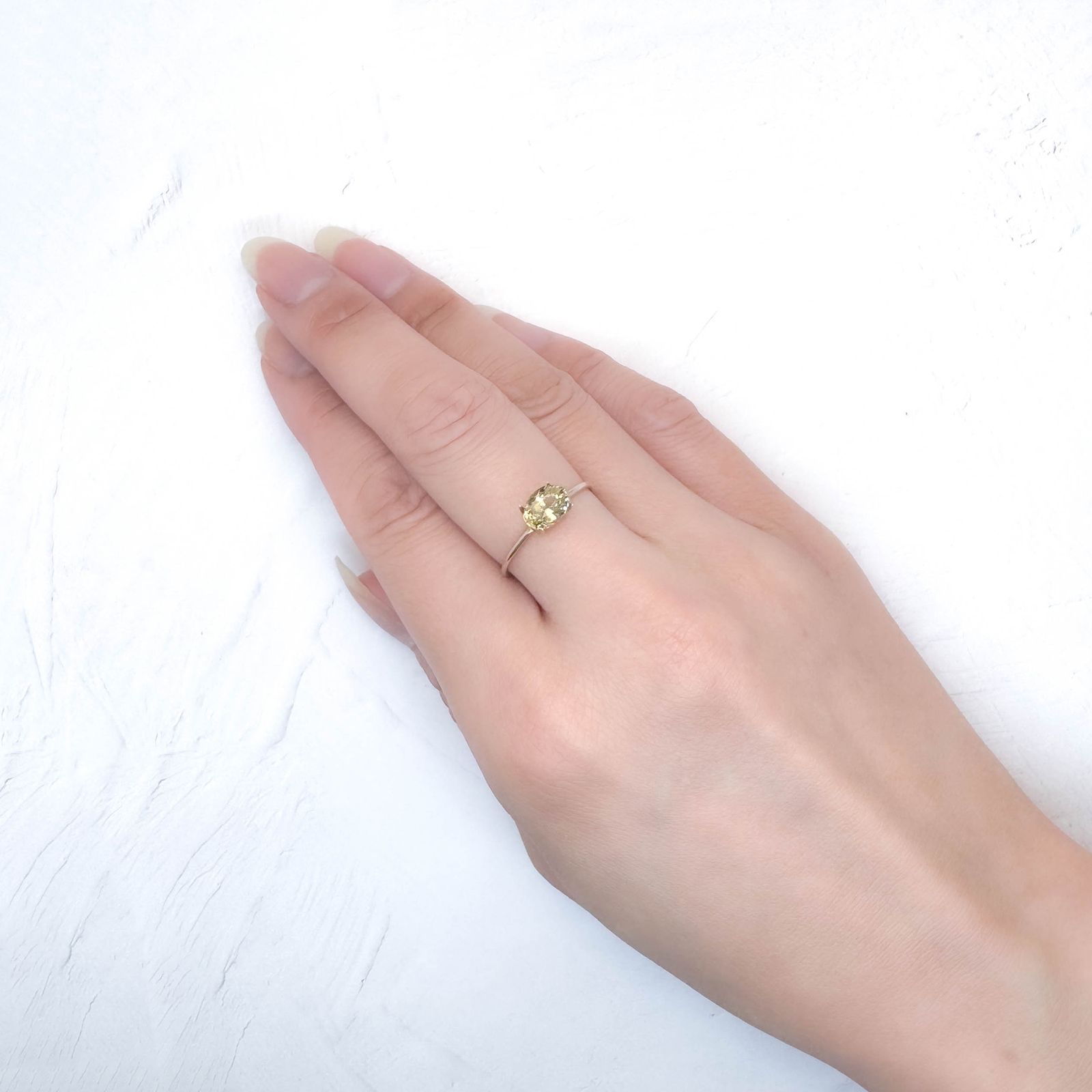 コーネルピン スリランカ産 1.15ct / 7.2x5.3mm前後 [251031233]