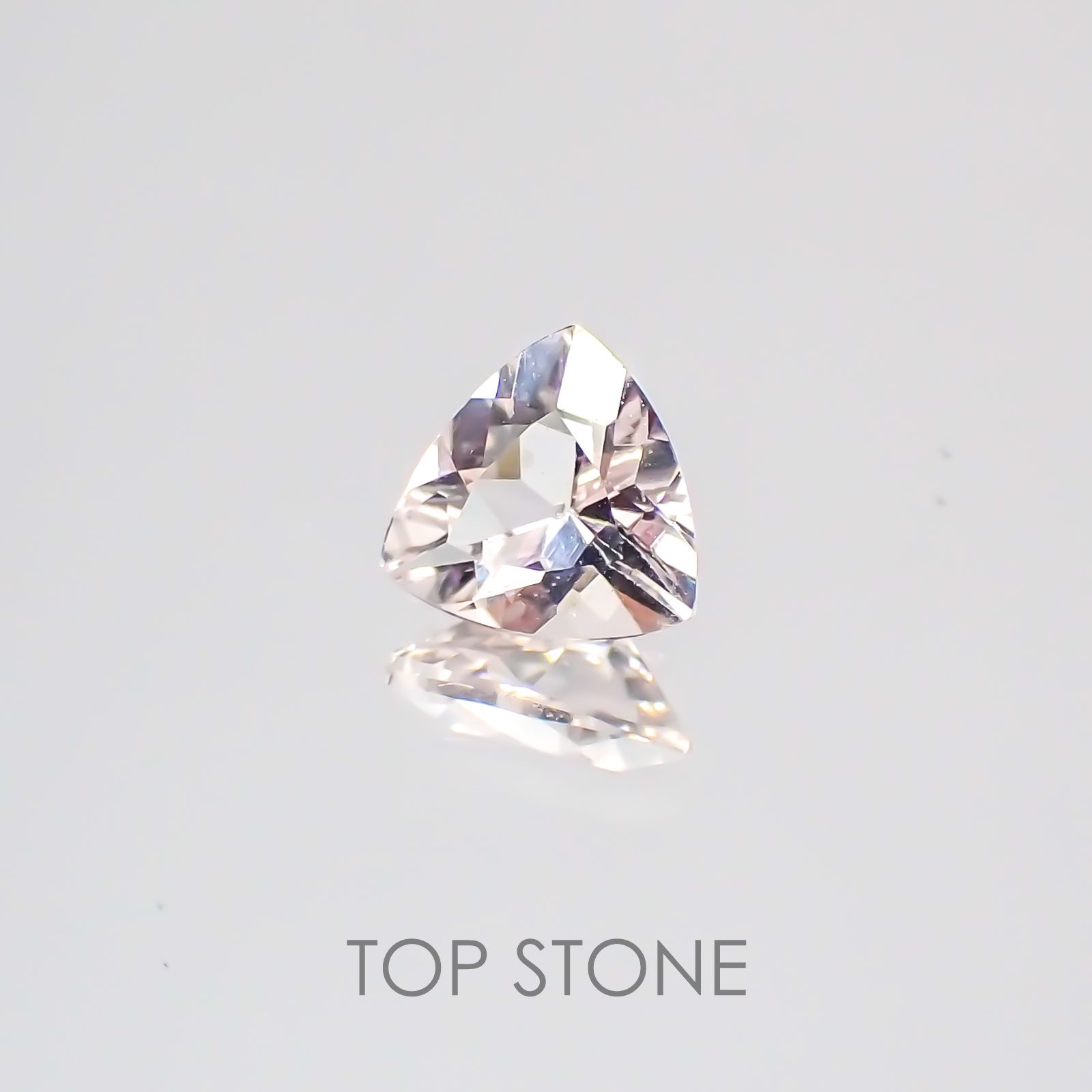 モルガナイト(宝石名モルガナイト) ナイジェリア産 0.33ct 識別済[20128570]5×5.2mm前後