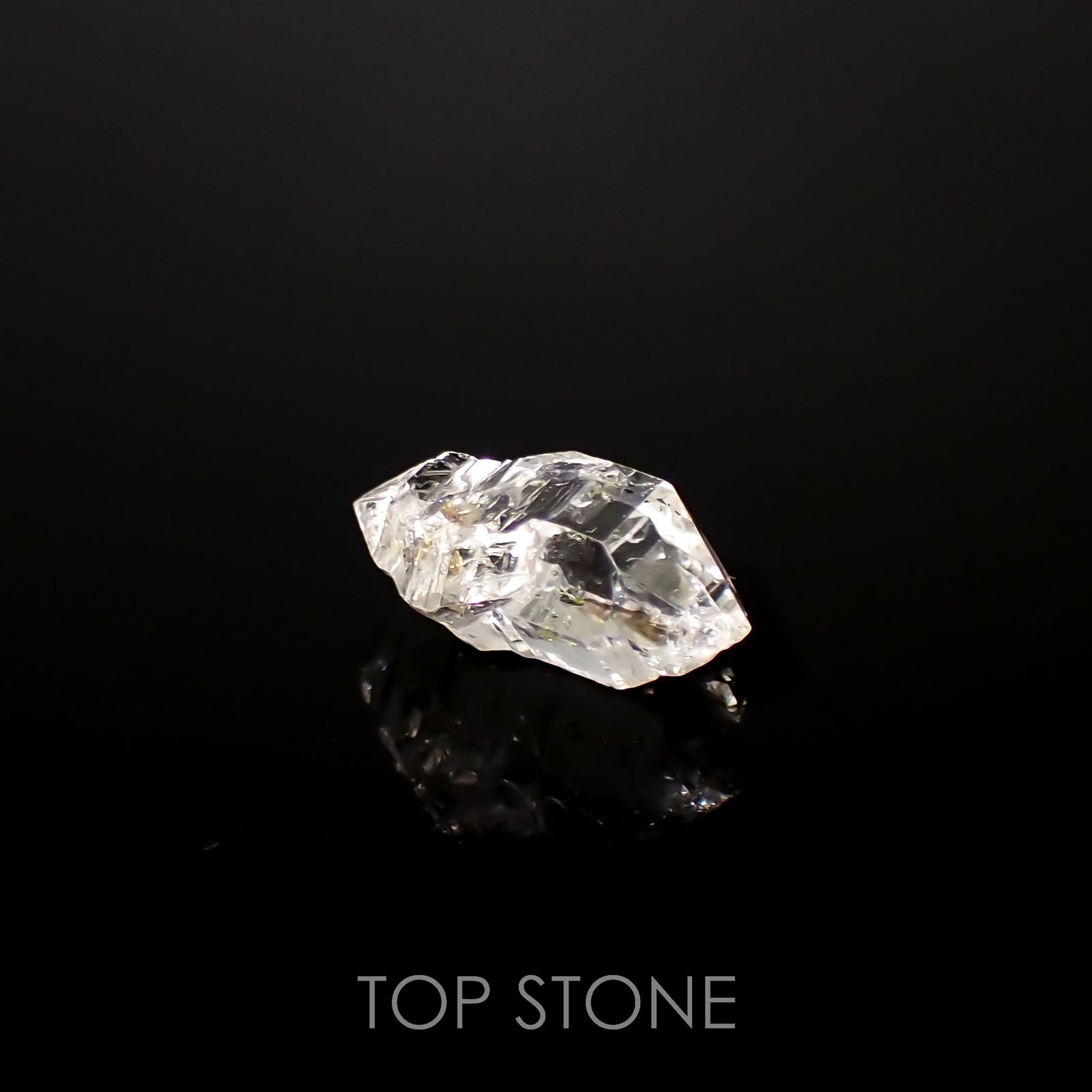 オイルインクォーツ 原石 パキスタン産 3.29ct[220616489]12.7x8.3mm前後