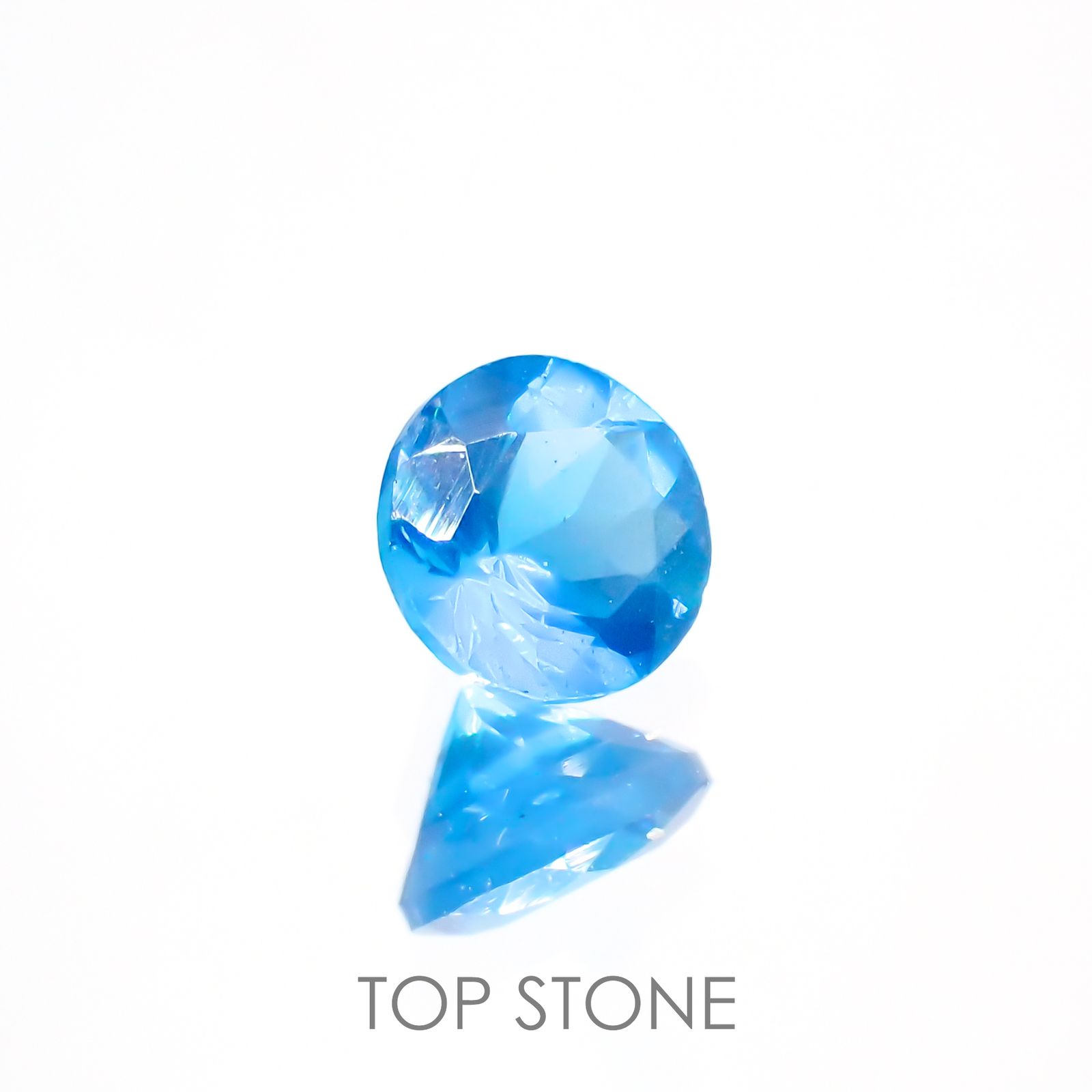 ネオンブルーアパタイト(宝石名アパタイト) マダガスカル産 0.50ct 識別済[210913047]4.9×4.9mm前後
