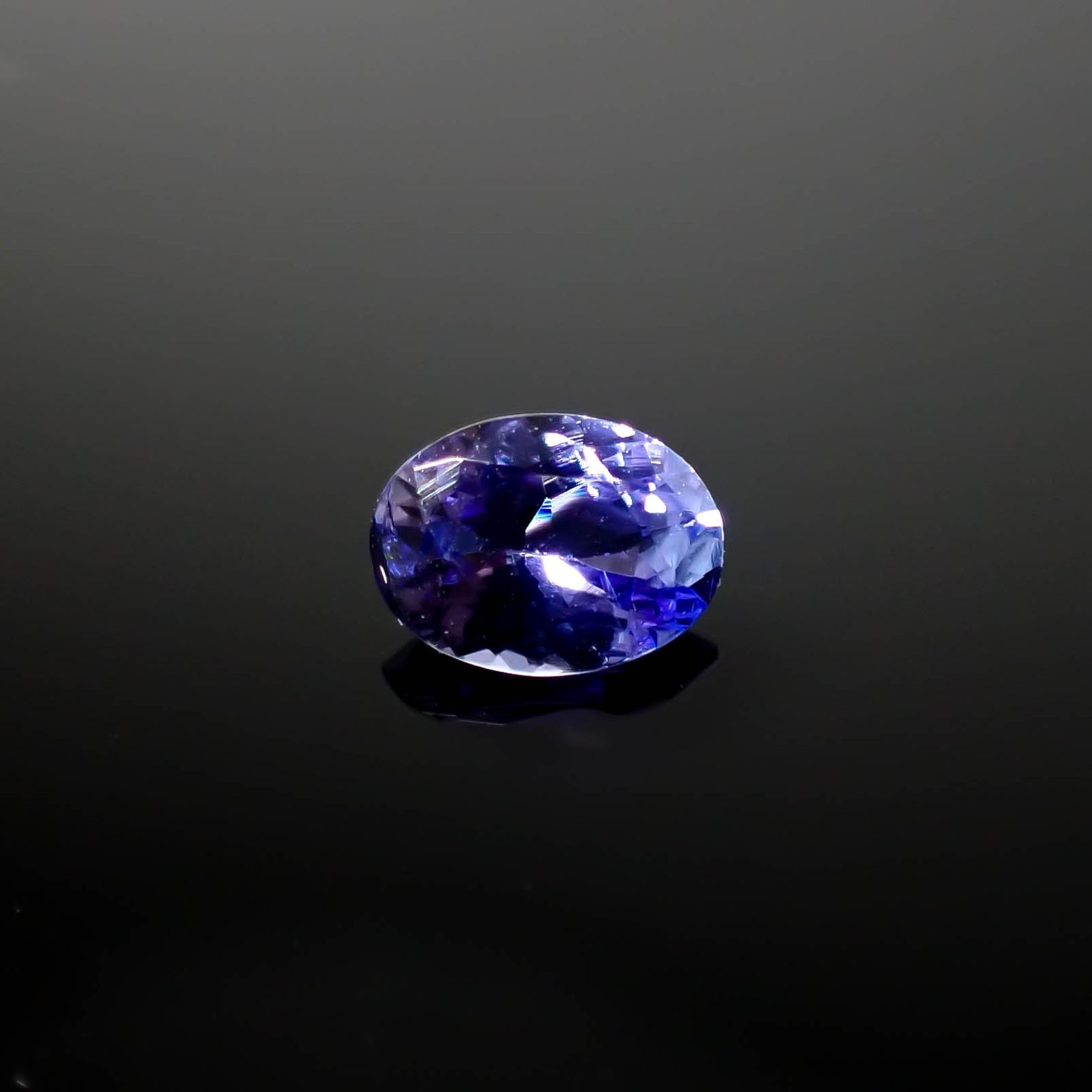 タンザナイト(宝石名タンザナイト)タンザニア産 0.85ct 識別済[240627889]7x5.1mm前後