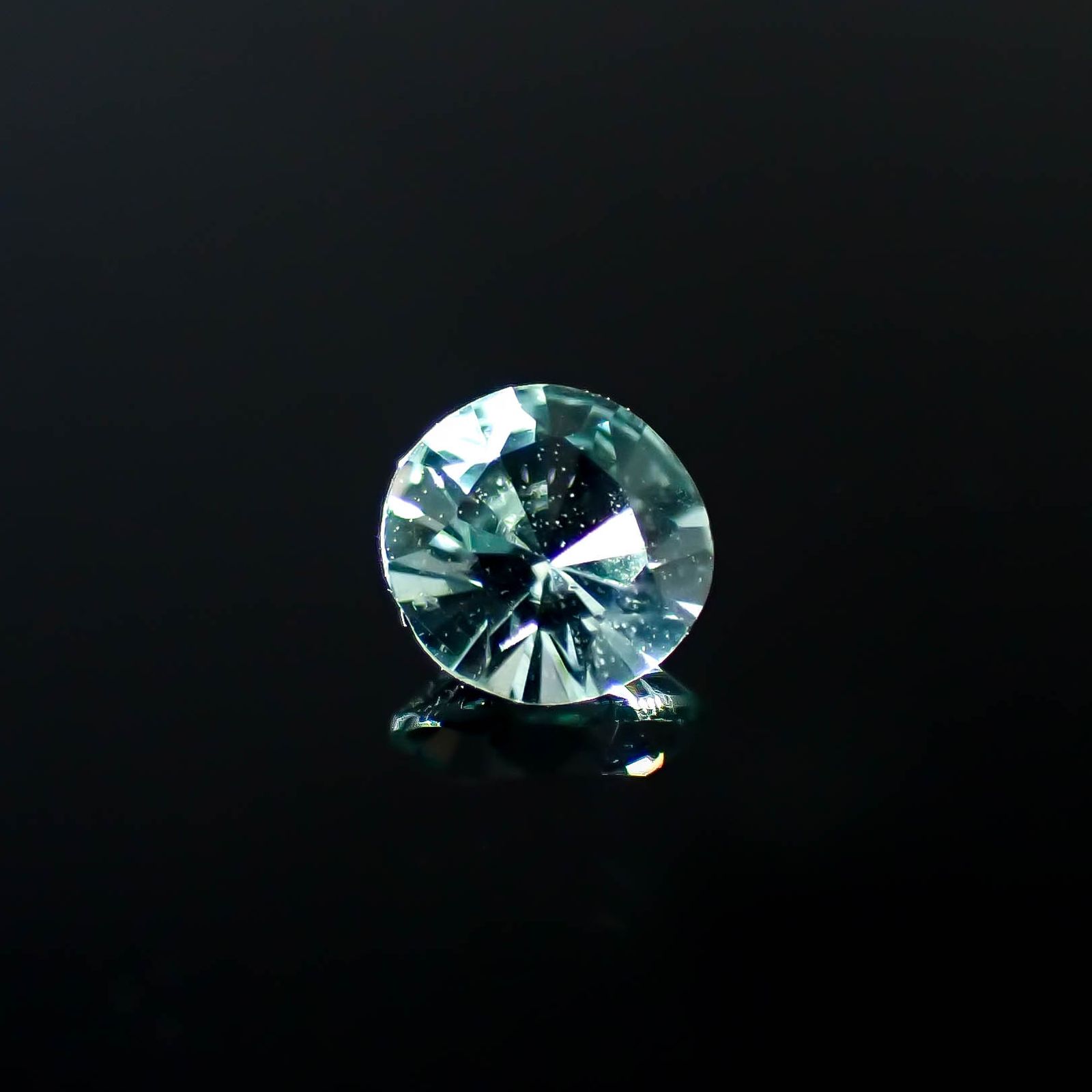 ミントトルマリン アフガニスタン産 0.23ct / 4x3.9mm前後 [251031209]