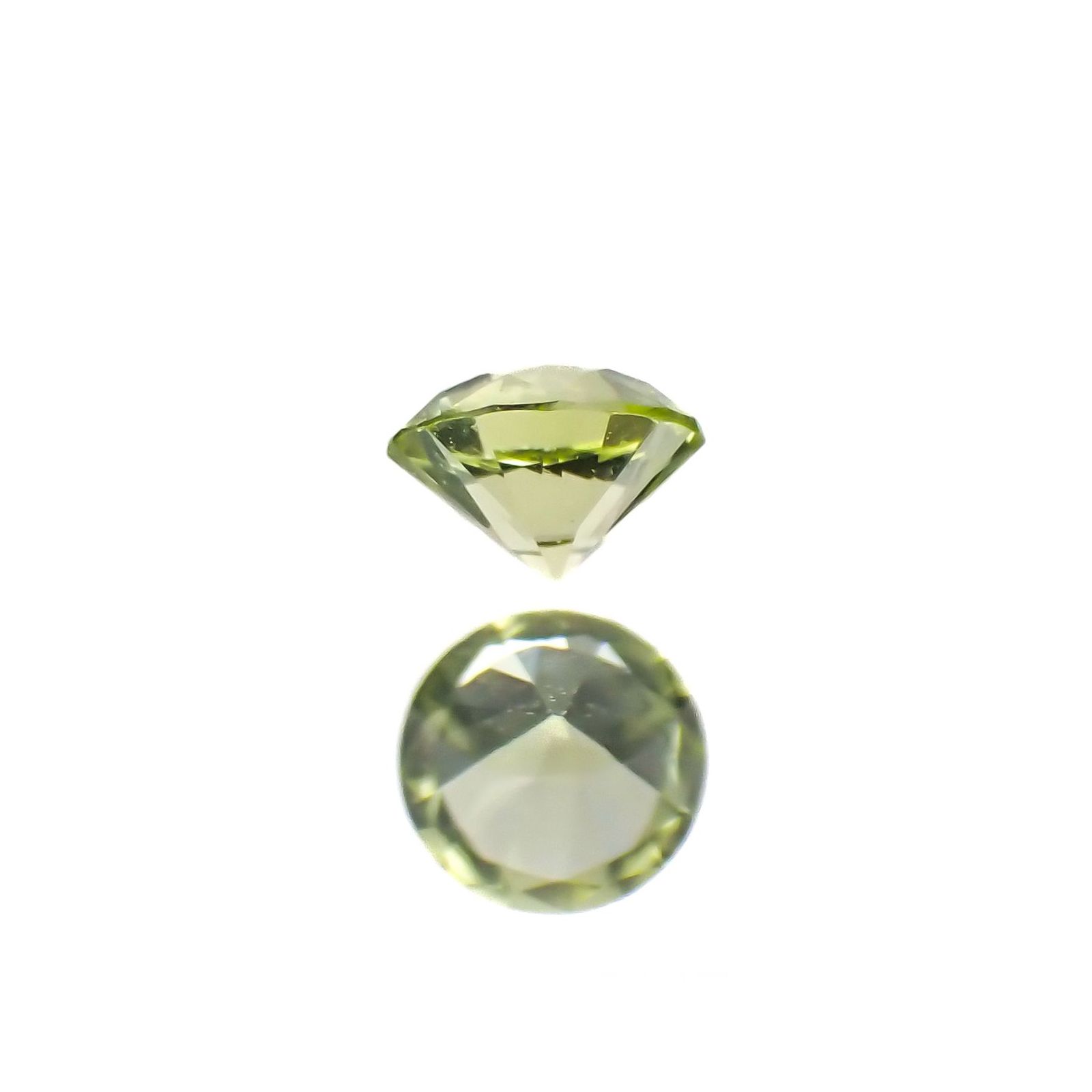 パラサイティックペリドット(宝石名ペリドット)採取地：ロシア 0.096ct 識別済[220616243]2.9x2.8mm前後