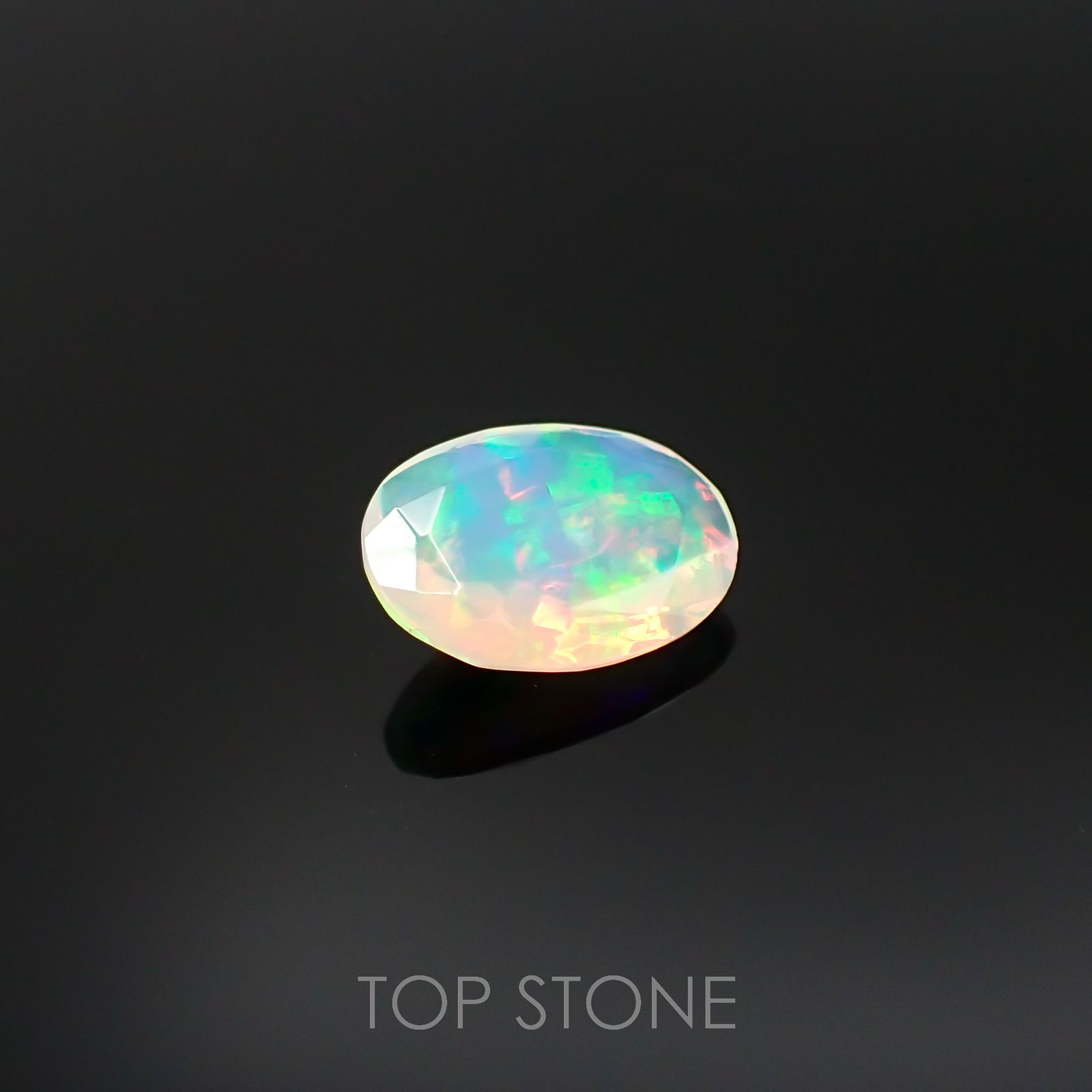 エチオピアオパール(宝石名オパール)エチオピア産 1.08ct 識別済[220917704]10.3x7.6mm前後