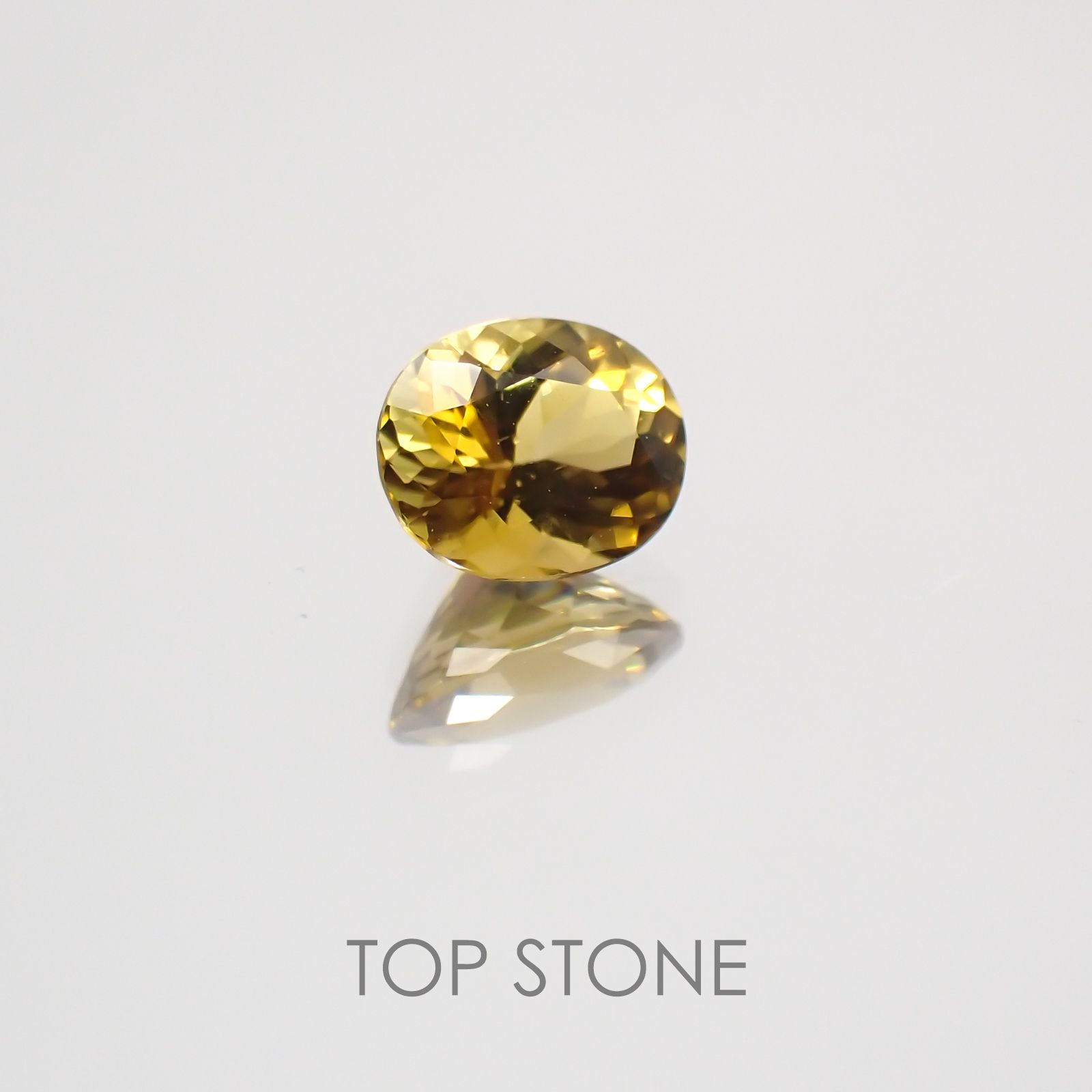クリノヒューマイト  ソーティング付き パキスタン産 ルース 0.479ct[21059600]5.4×4.4mm前後
