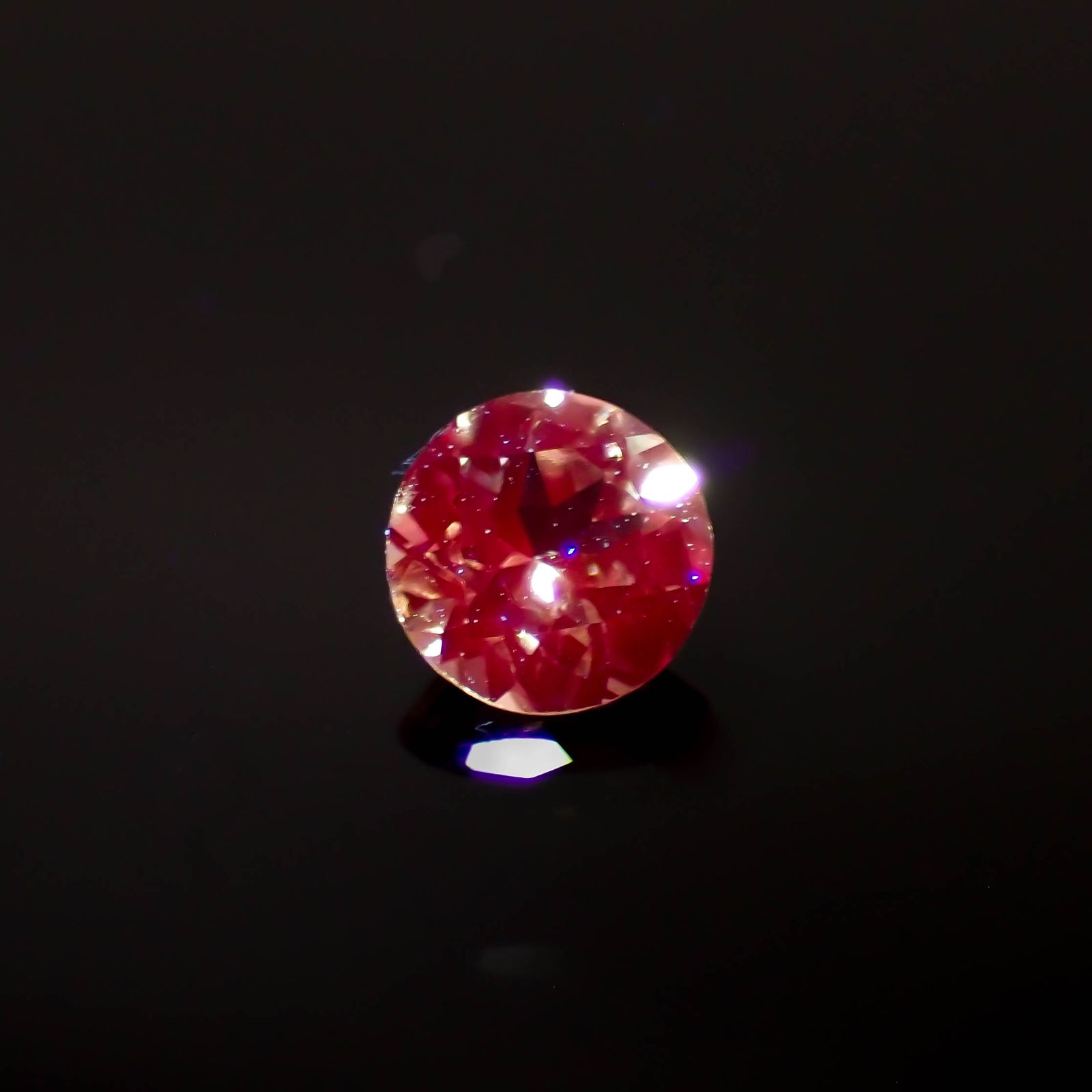 ドラゴンガーネット タンザニア産 0.41ct[230421458]4.5x4.5mm前後 | TOP STONE(トップストーン)