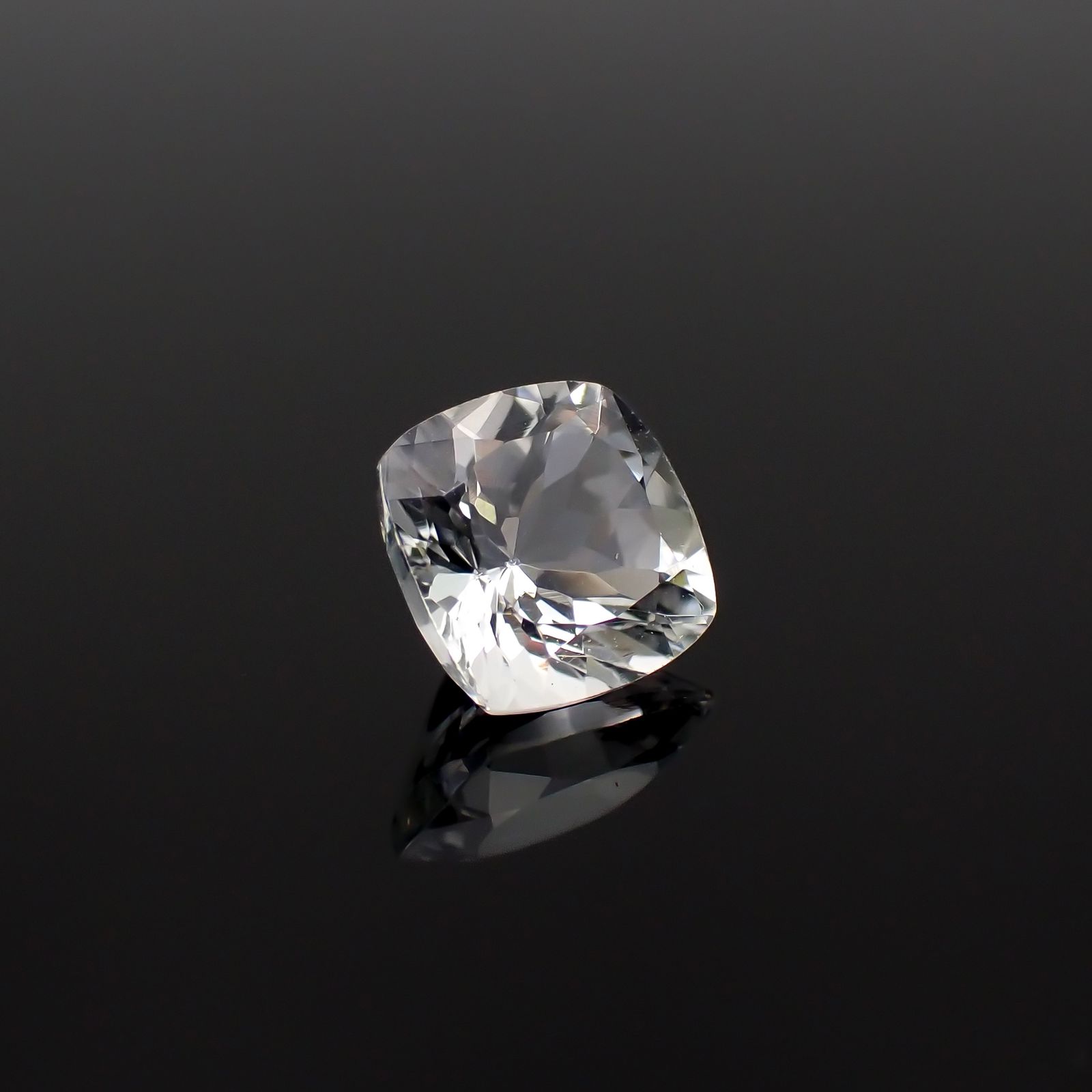 ゴッシェナイト パキスタン・ヒマラヤ産 1.48ct[230421830]7x7mm前後
