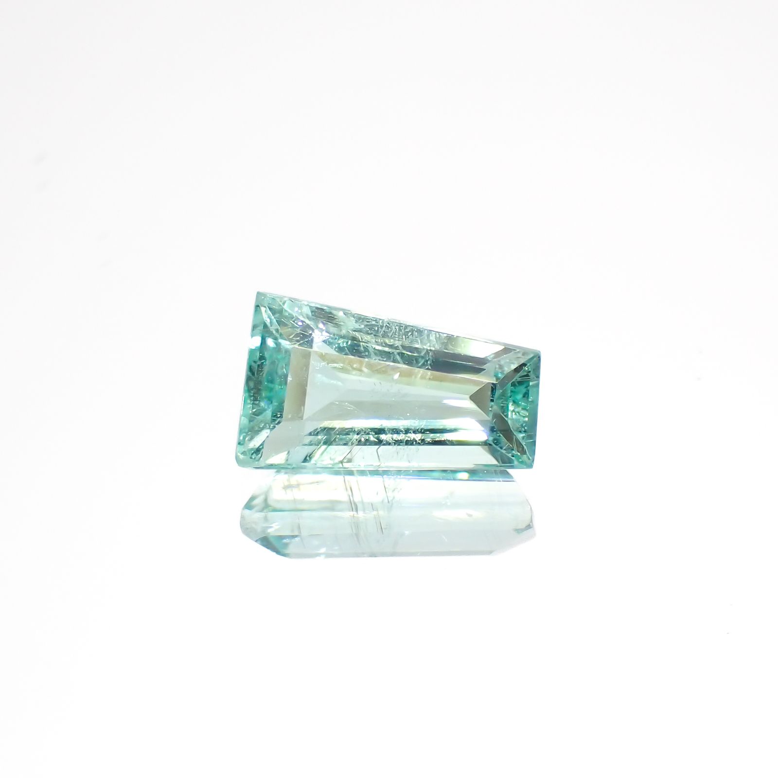 ◇カスタムカット◇パライバトルマリン(宝石名トルマリン/別名パライバ・トルマリン)モザンビーク産 1.17ct 識別済[230421882]8.3x4.9mm前後