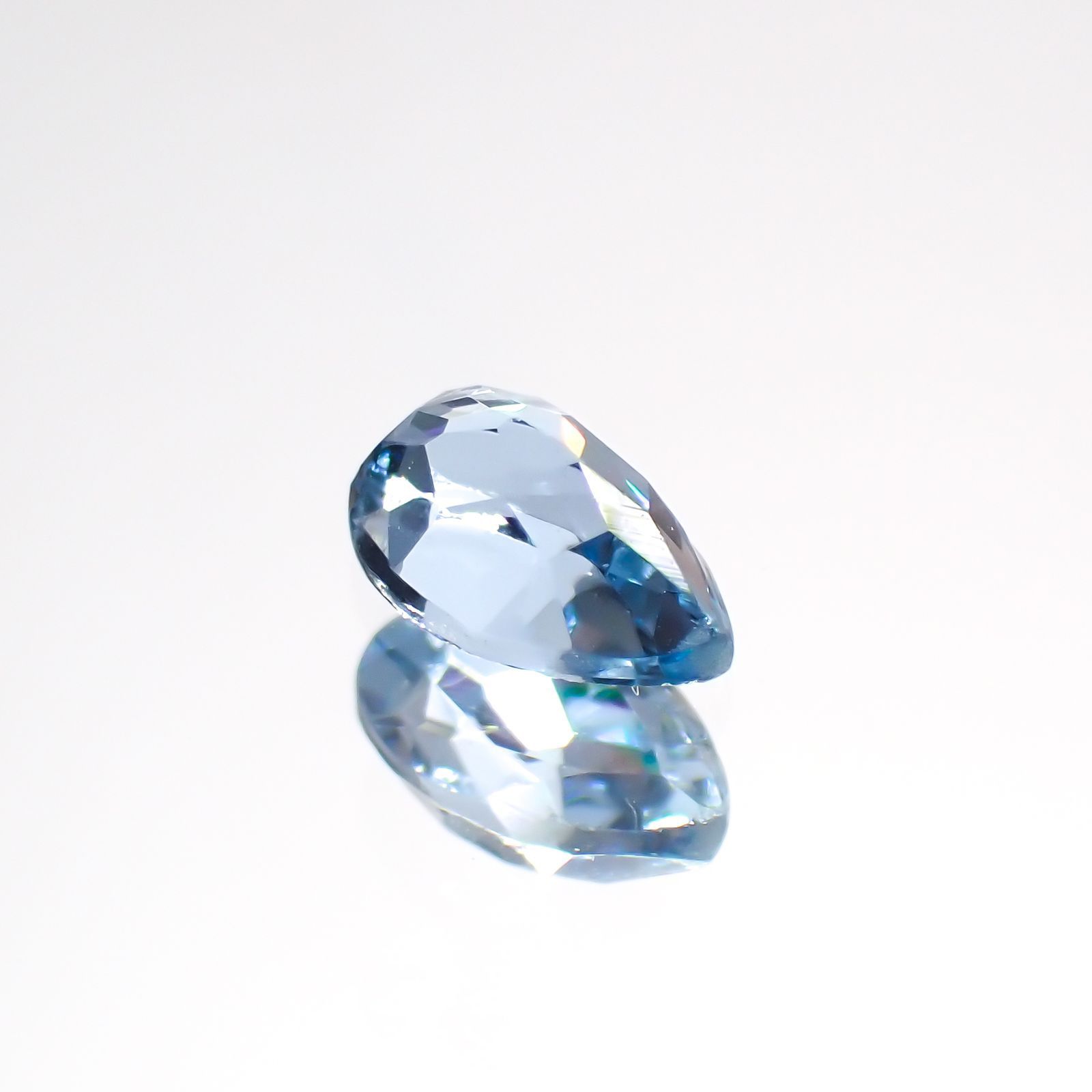 サンタマリアアクアマリン ブラジル産 0.24ct[220114041]4.9x3.1mm前後