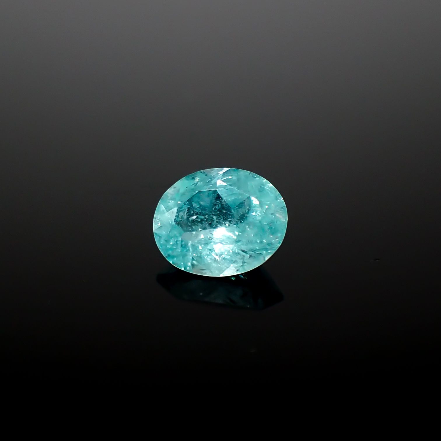 パライバトルマリン ブラジル・キントス鉱山産 0.56ct[240928721]6.1x4.8mm前後