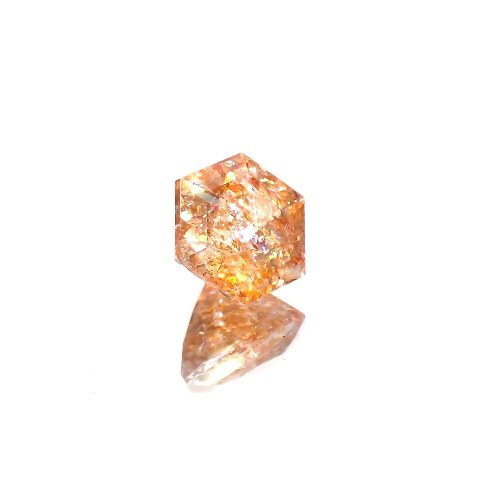 ◇ヘキサゴンカット◇イリュージョンサンストーンイリュージョンサンストーン タンザニア産 0.62ct / 5.2x5.1mm前後 [230320959]