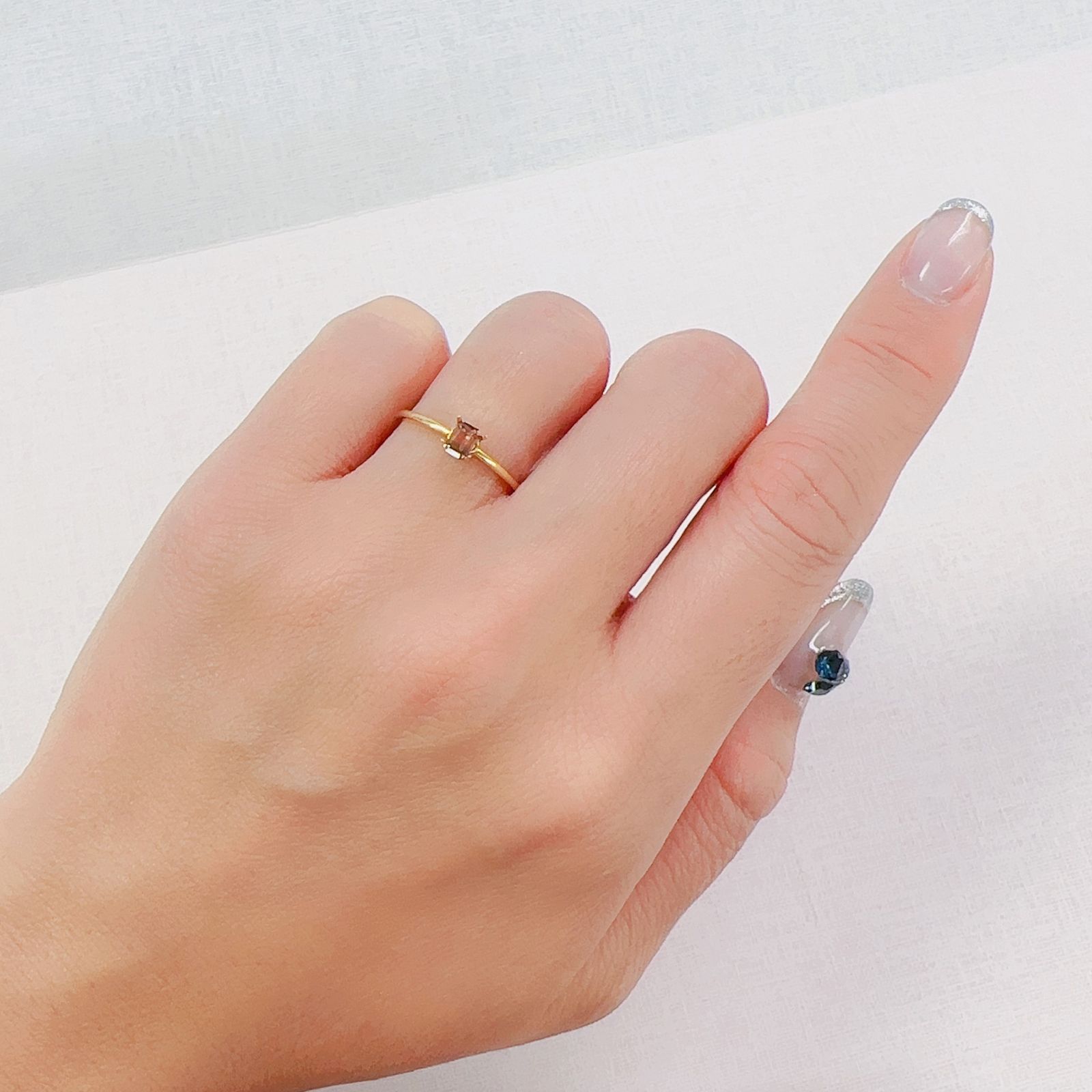 バイカラーサファイア(宝石名バイカラー・サファイア)タンザニア産 0.27ct 識別済[230622375]4.1x2.8mm前後