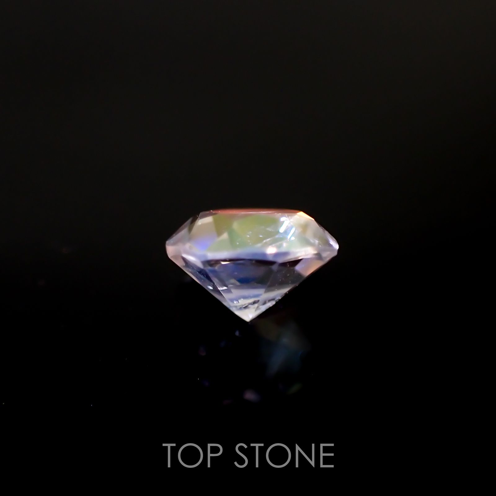 レインボームーンストーン(宝石名ラブラドライト)タンザニア産 0.94ct 識別済[220115454]6.3x6.2mm前後