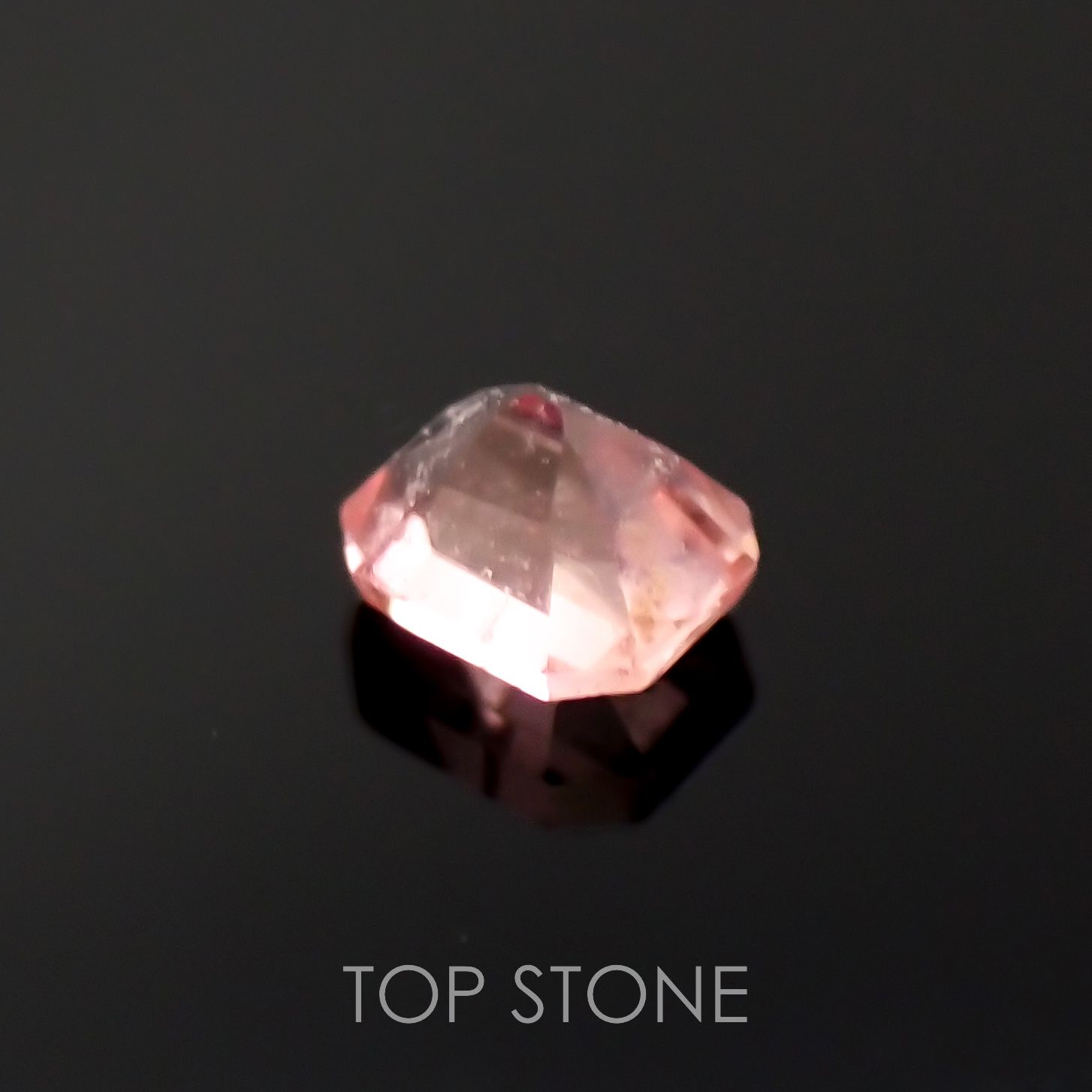 ヴェイリネナイト(宝石名ベイリネナイト)パキスタン産 0.039ct 識別済[221219283]2x1.5mm前後