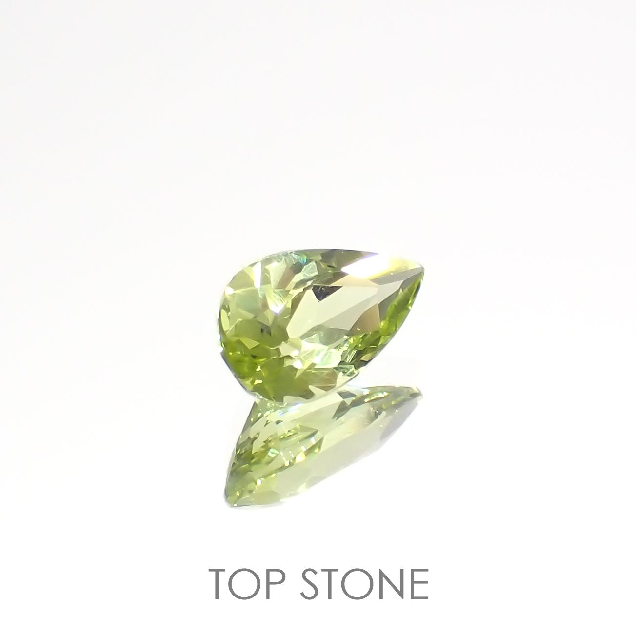 グリーンエンスタタイト(宝石名グリーン・エンスタタイト)カメルーン産 0.46ct 識別済[220917599]6.7x3.9mm前後