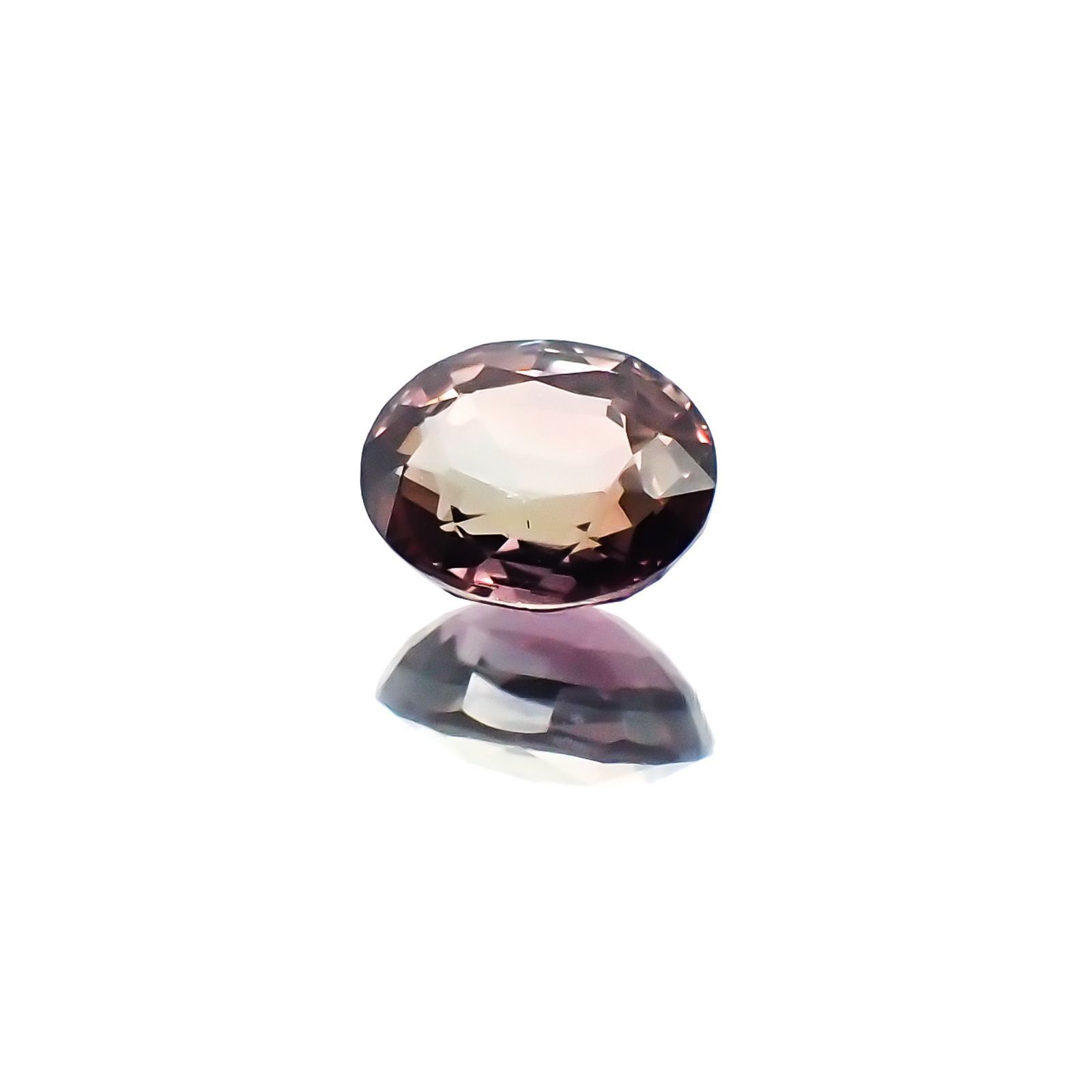 カラーチェンジサファイア 非加熱(宝石名サファイア)タンザニア産 0.71ct 識別済[231124228]5.7x4.6mm前後