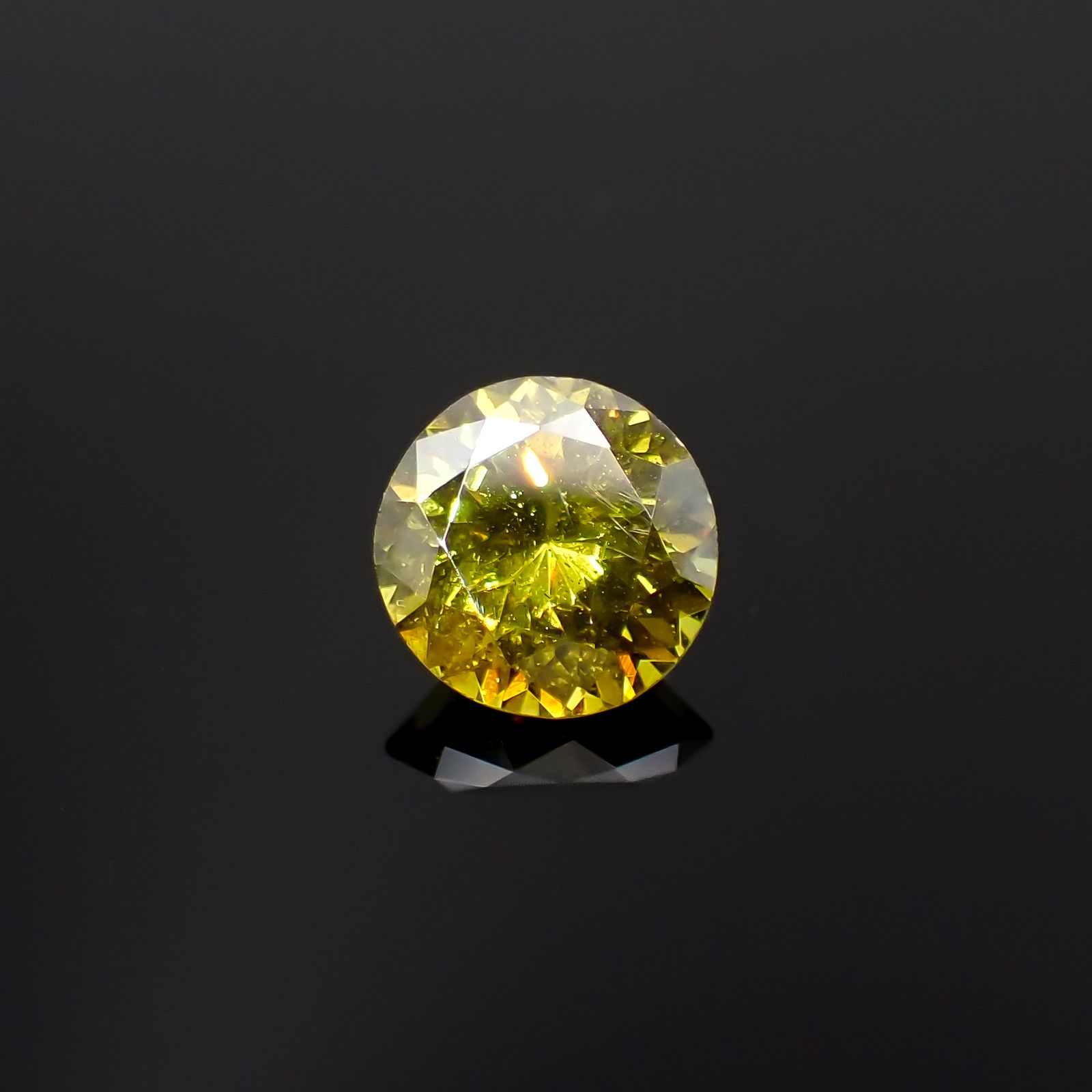 イエローグリーンスファレライト ブルガリア産 1.82ct[230421874]7.4x7.2mm前後