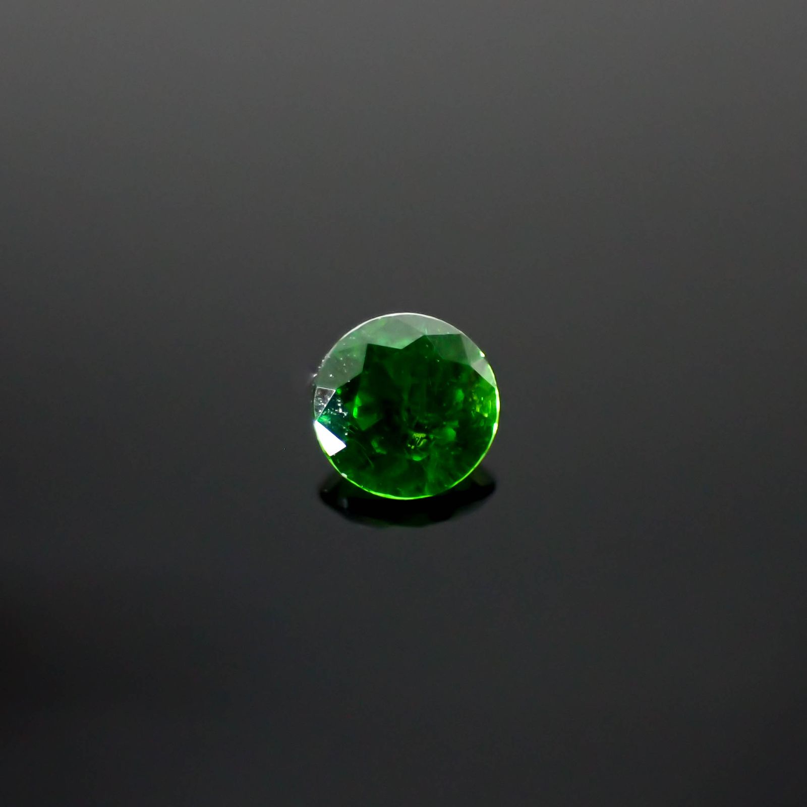 デマントイドガーネット ロシア産 0.12ct[240628269]2.9x2.9mm前後