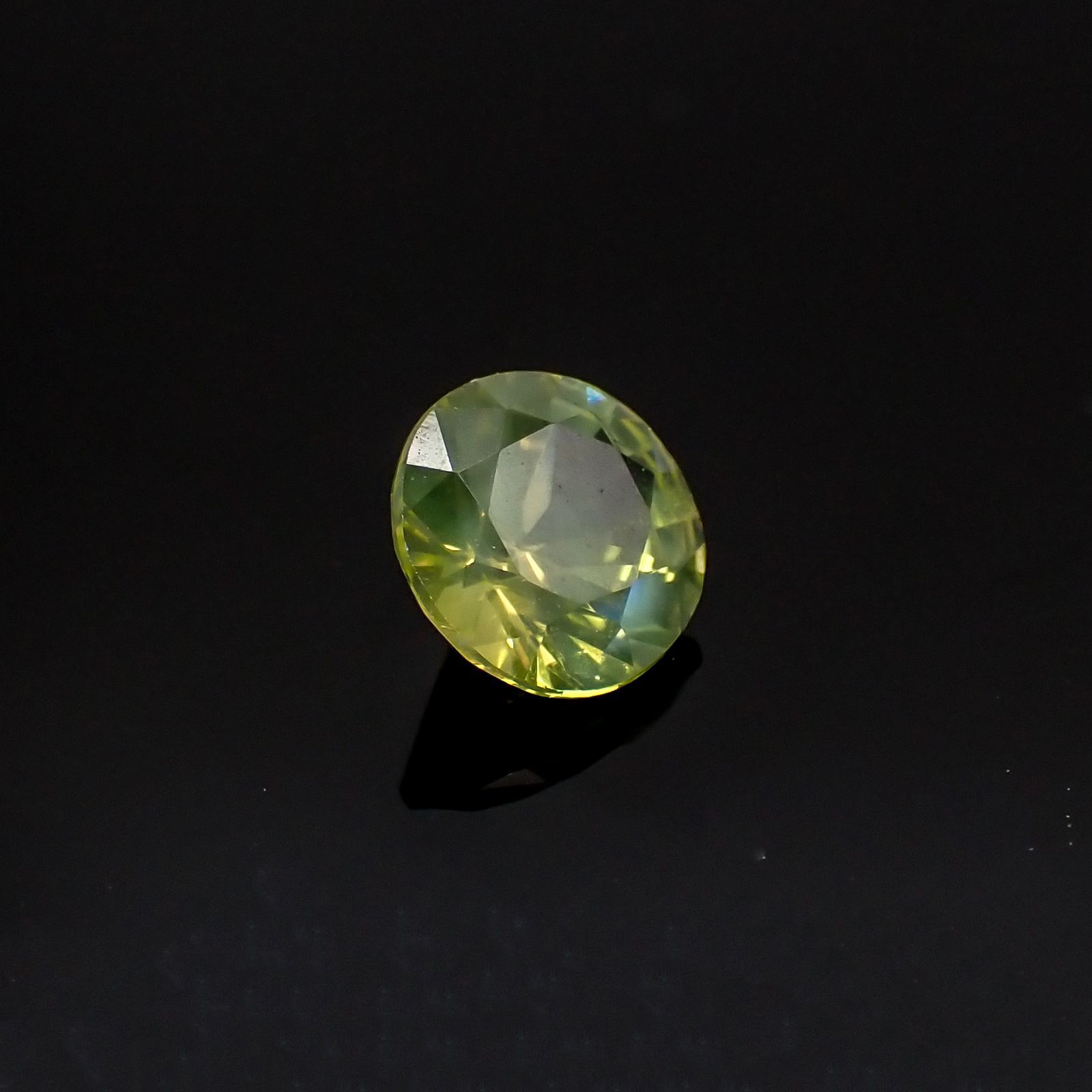 クリソベリル(宝石名クリソベリル) スリランカ産 0.35ct 識別済[20117586]4.4×4.3mm前後