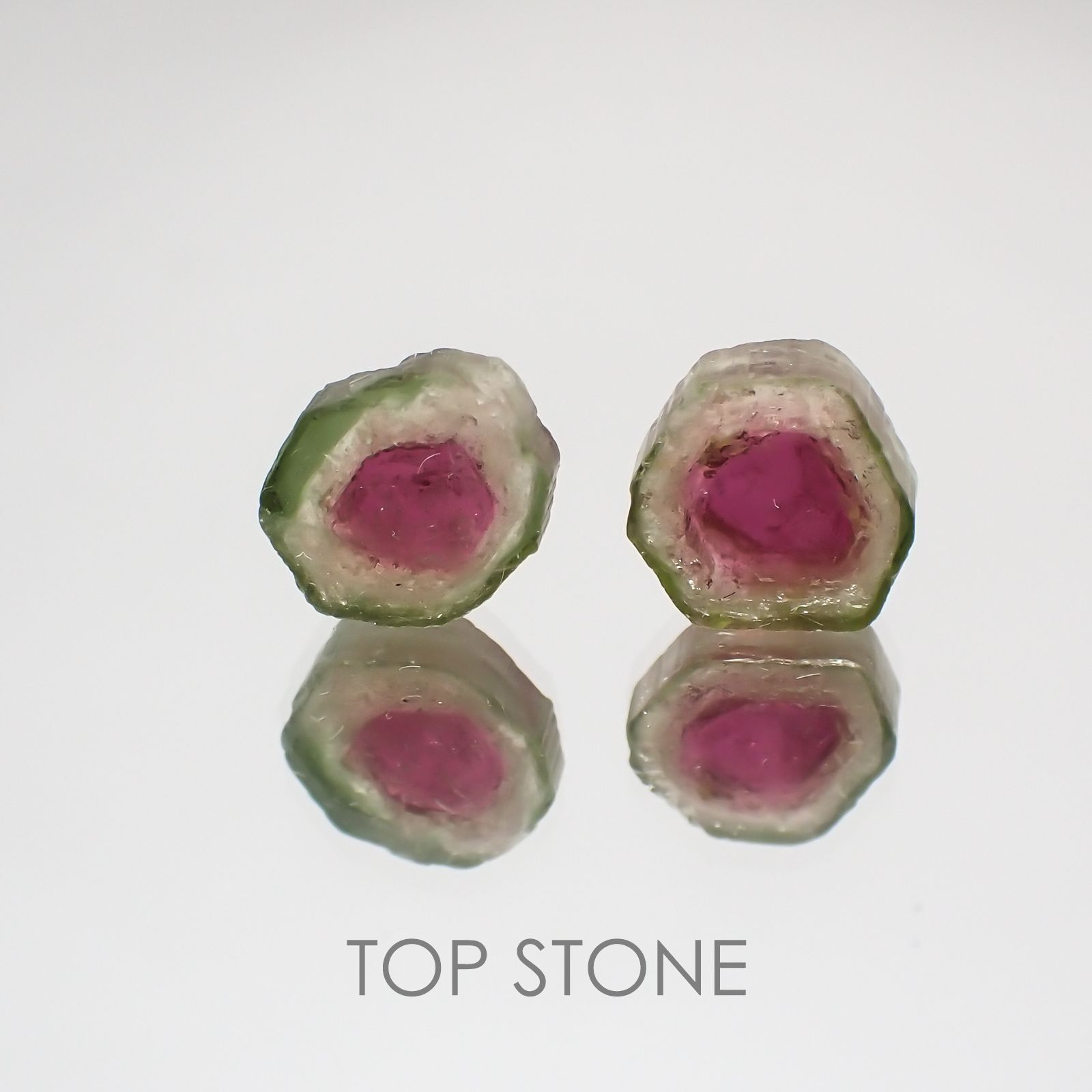 ウォーターメロントルマリン 2個セット ブラジル産 原石・結晶 3.22ct[21019626]7.7-8.4×7.2-7.9mm前後